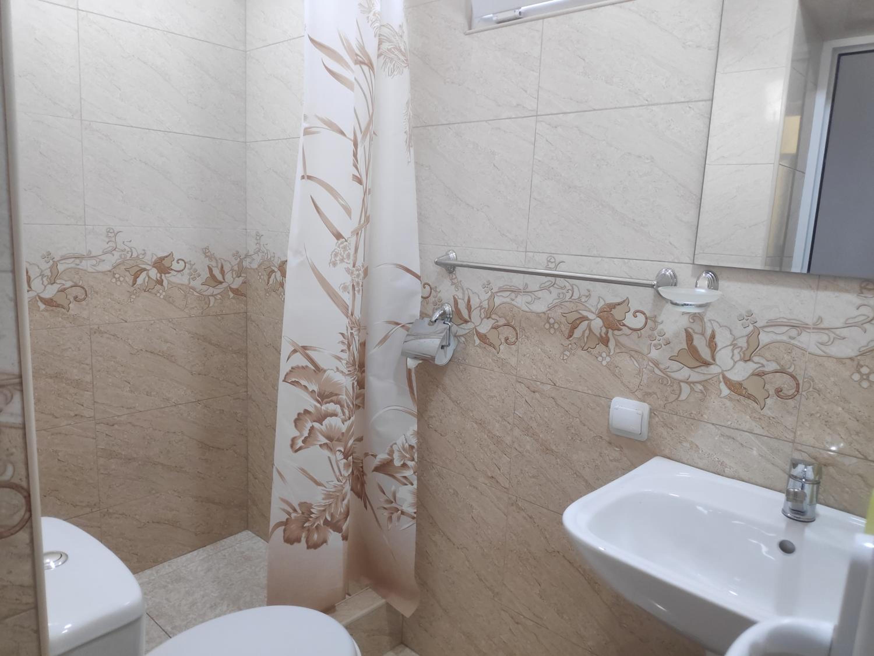 Single Room with Bathroom photo 3