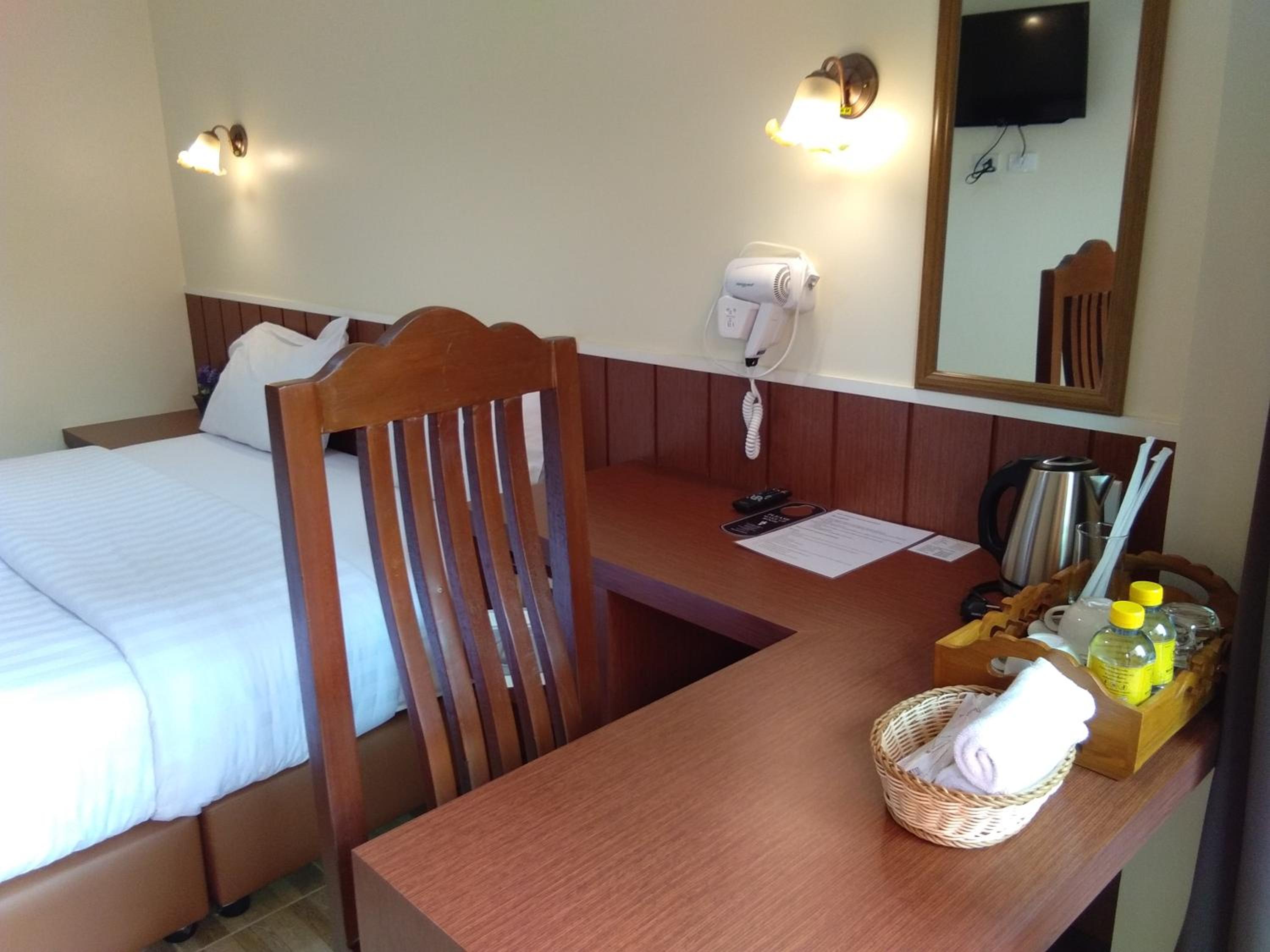 Standard King Room photo 2