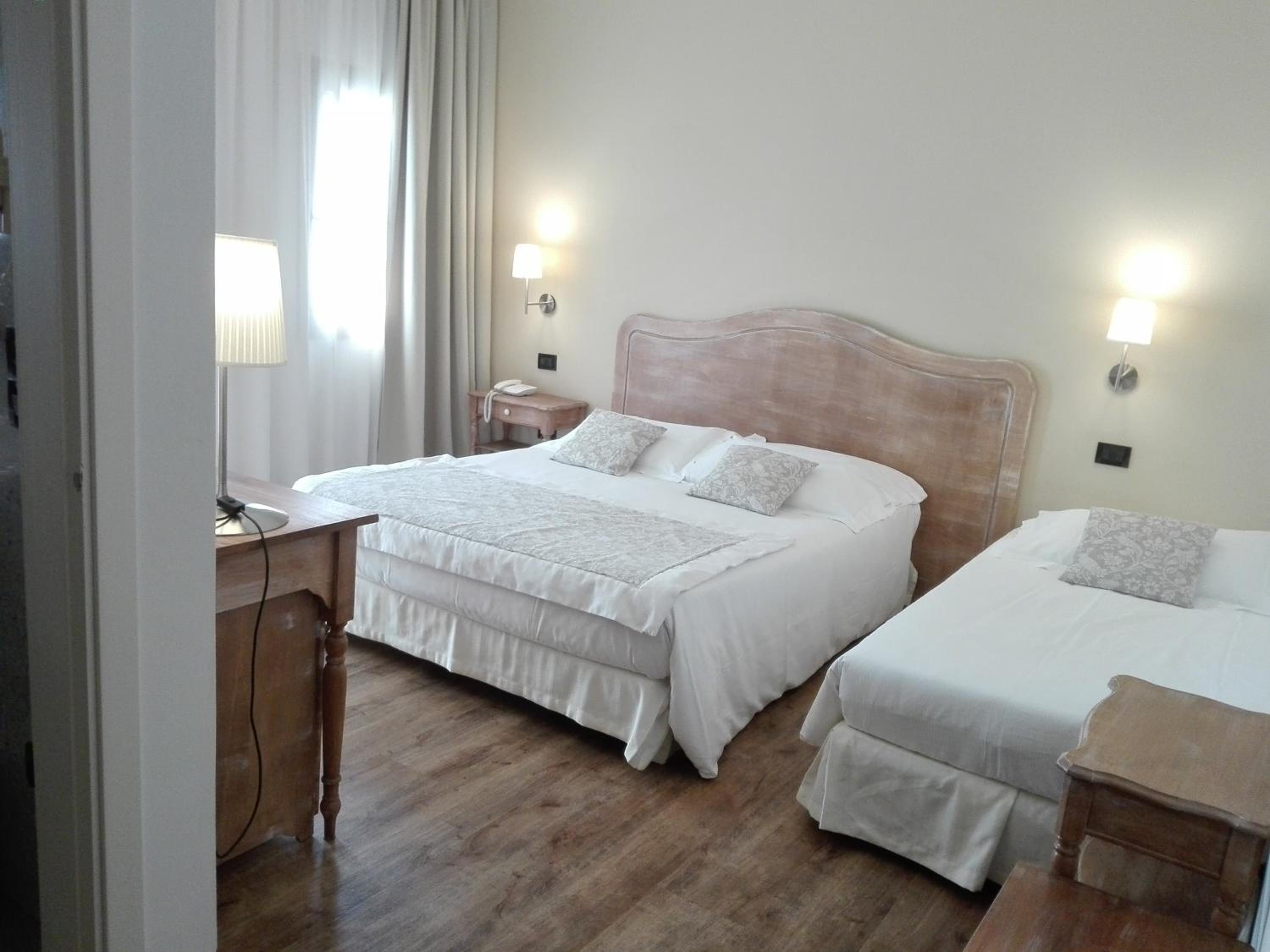 Standard Triple Room - Photo 1