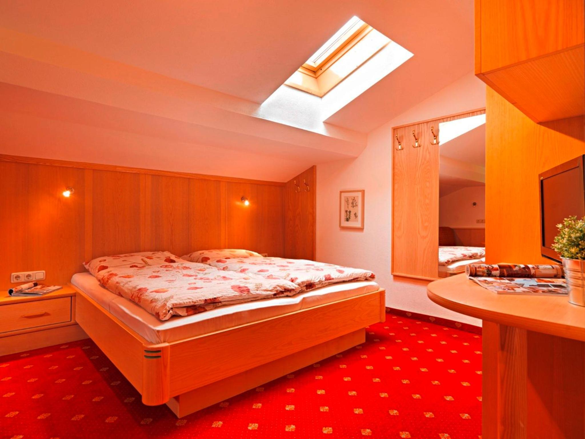 Two-Bedroom Apartment with Balcony Top 8 photo 1