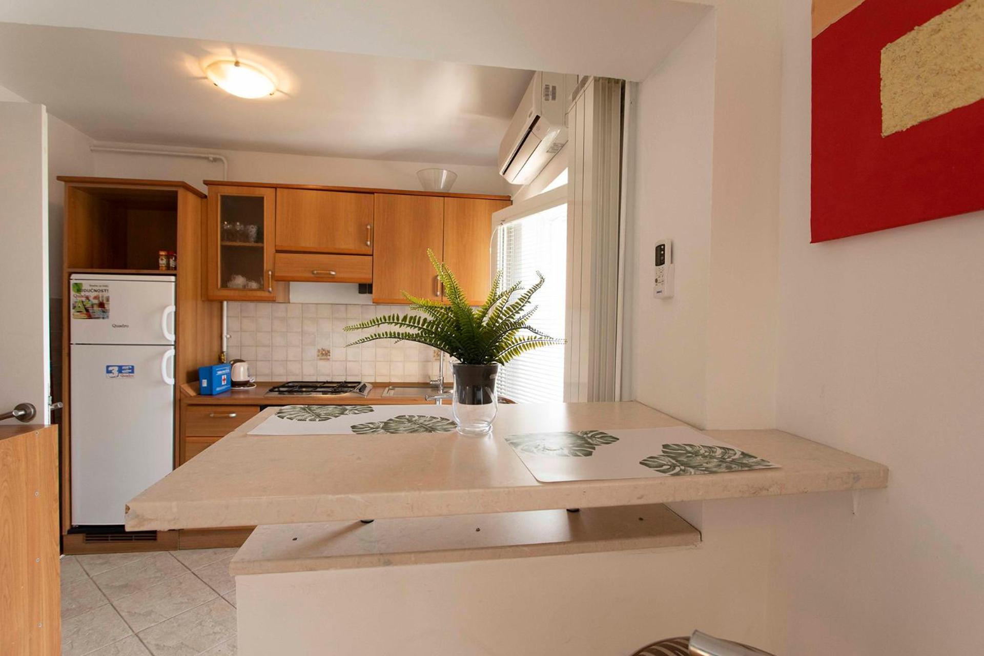 One-Bedroom Apartment - Photo 2