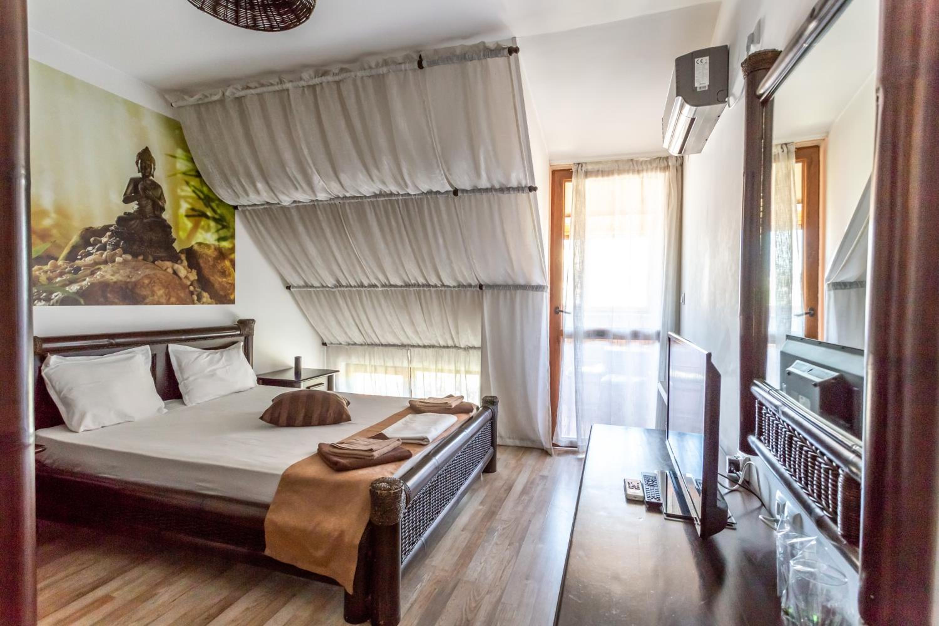 Deluxe Double Room with Balcony - Indonesia