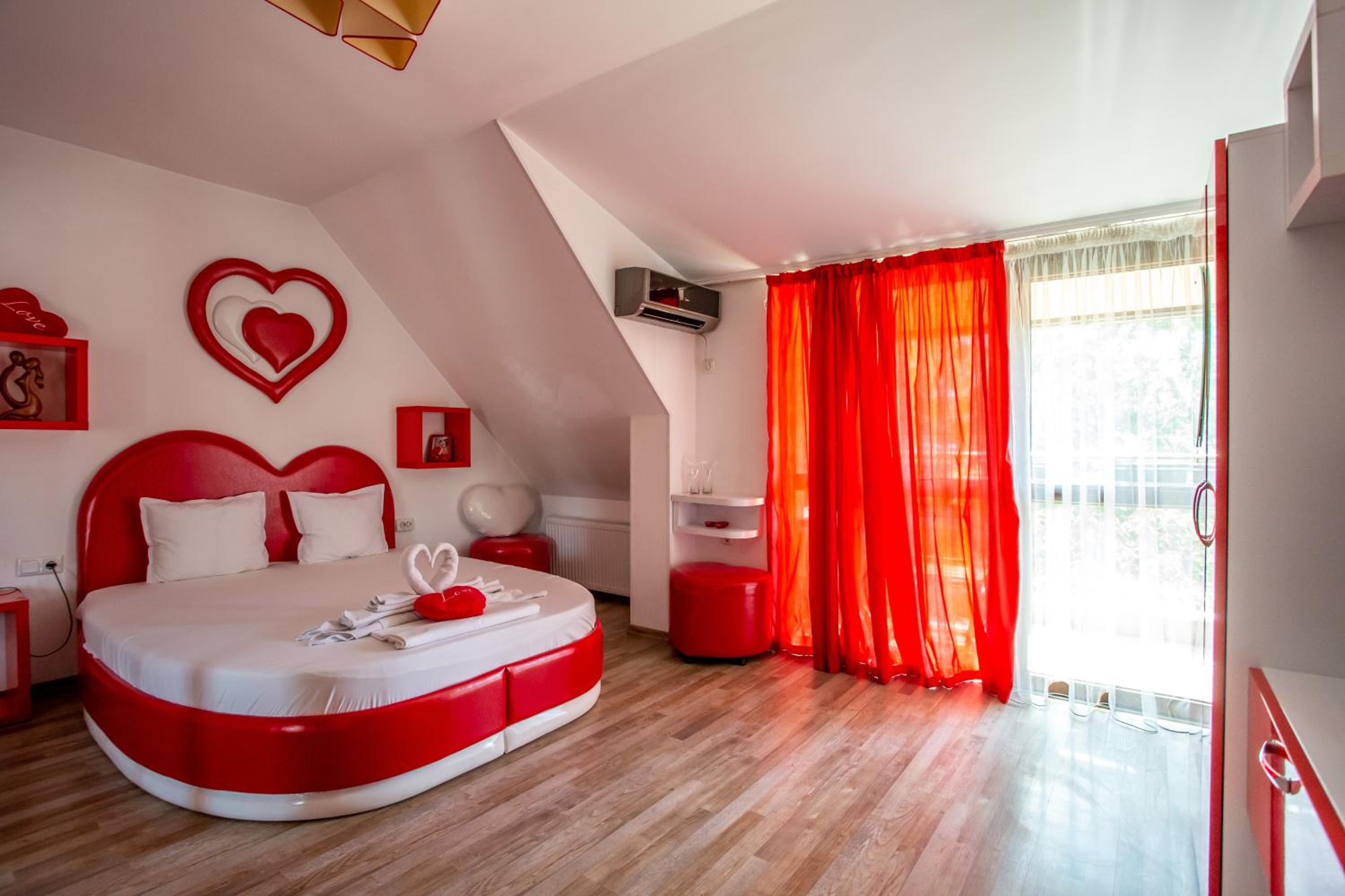 Deluxe Double Room with Balcony - Love - Photo 1