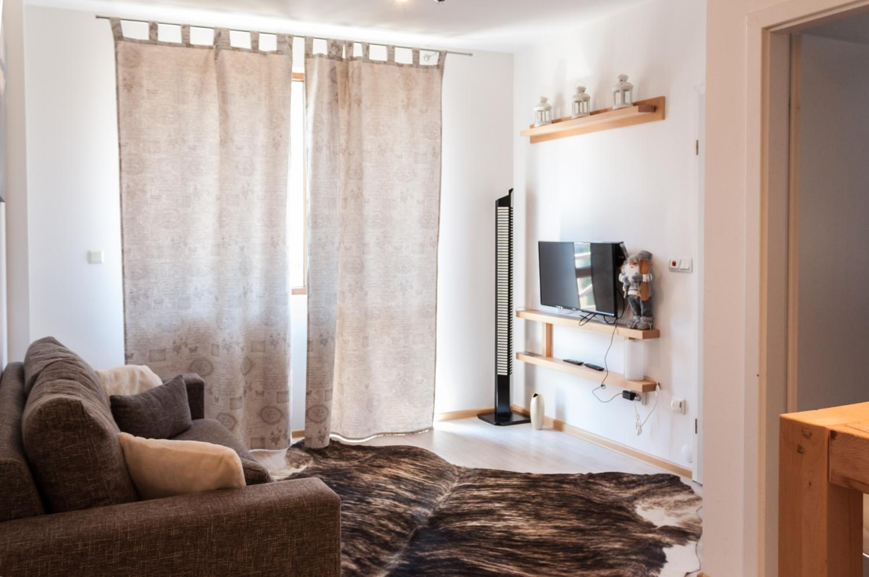 One-Bedroom Apartment with Balcony photo 1