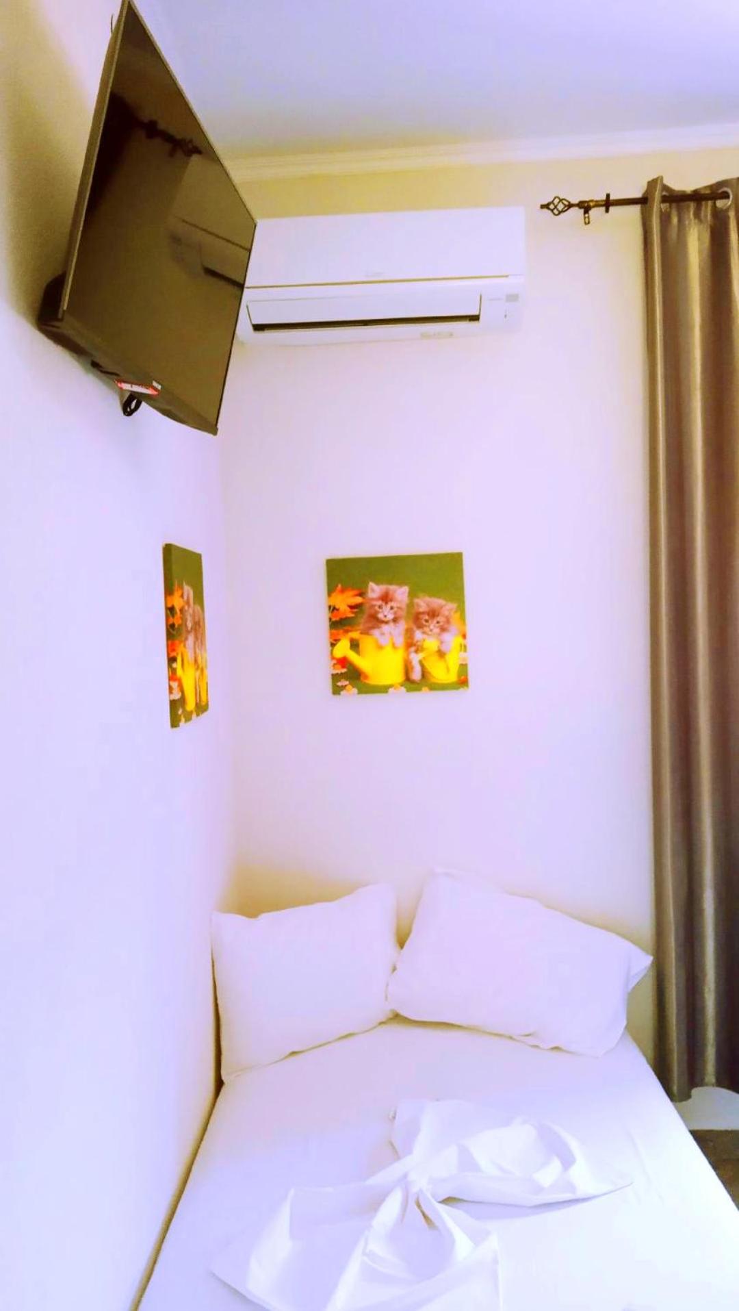 One-Bedroom House photo 1
