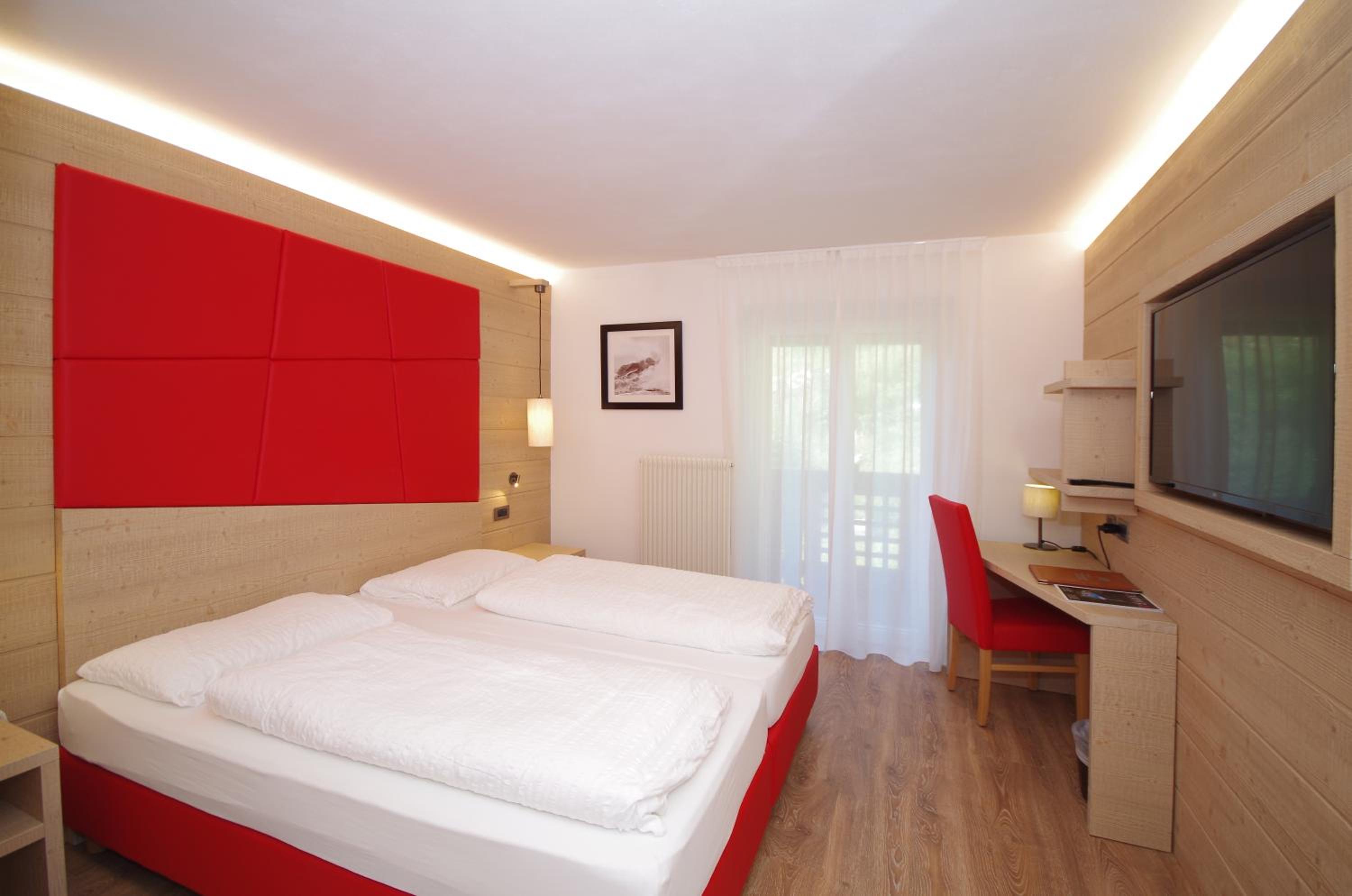 Double or Twin Room - Photo 12