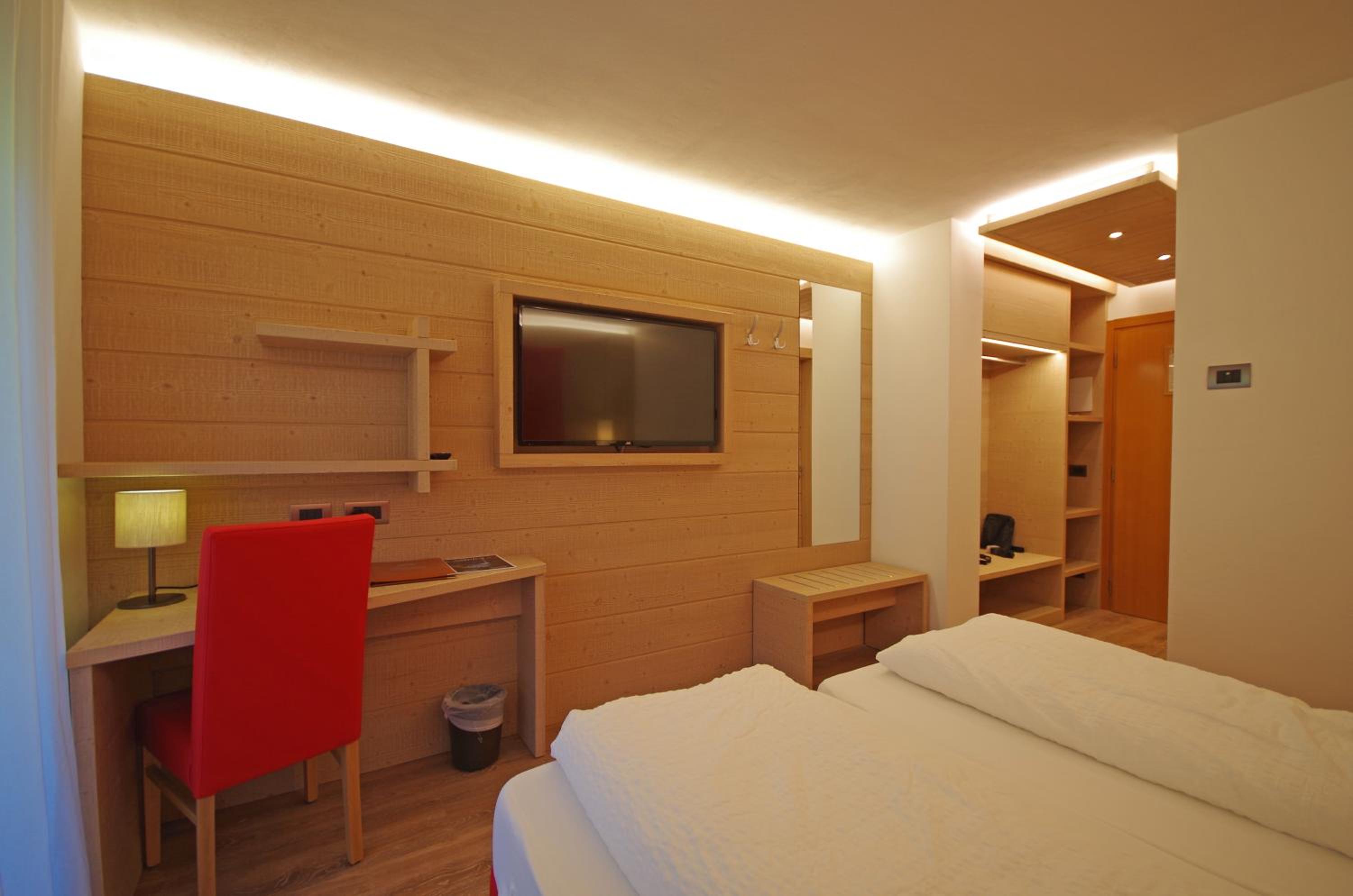 Double or Twin Room - Photo 14