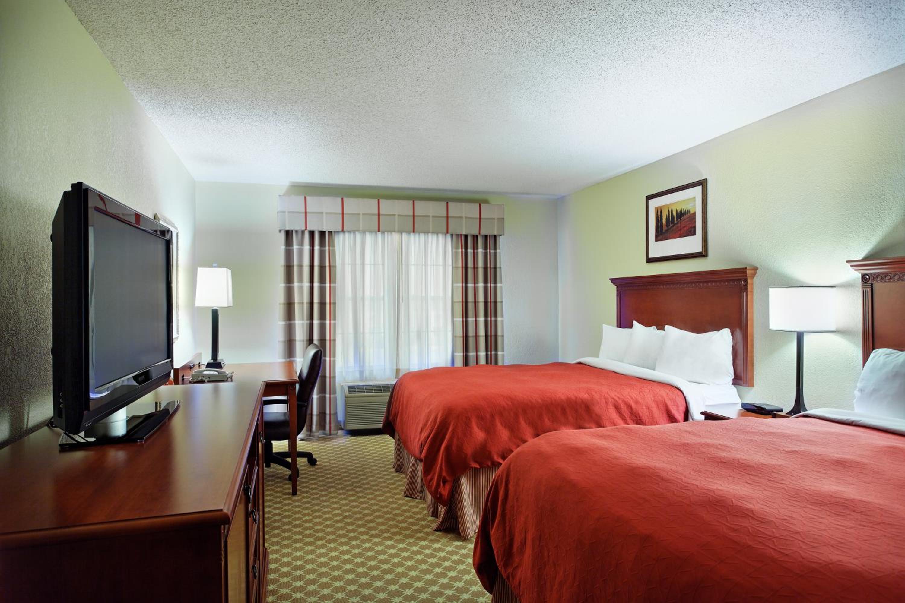 Queen Room with Two Queen Beds - Photo 1