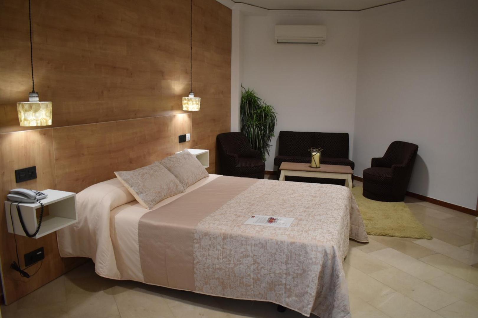 Suite - Photo 9