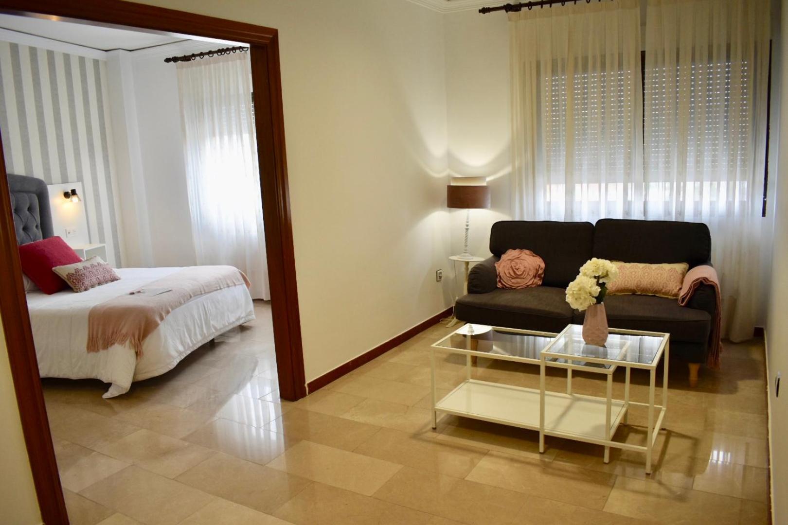 Suite - Photo 12