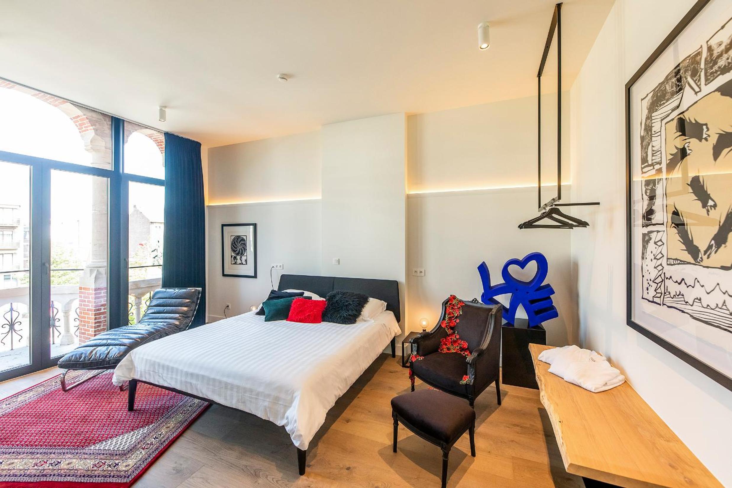 Deluxe Double Room with Balcony - Photo 3