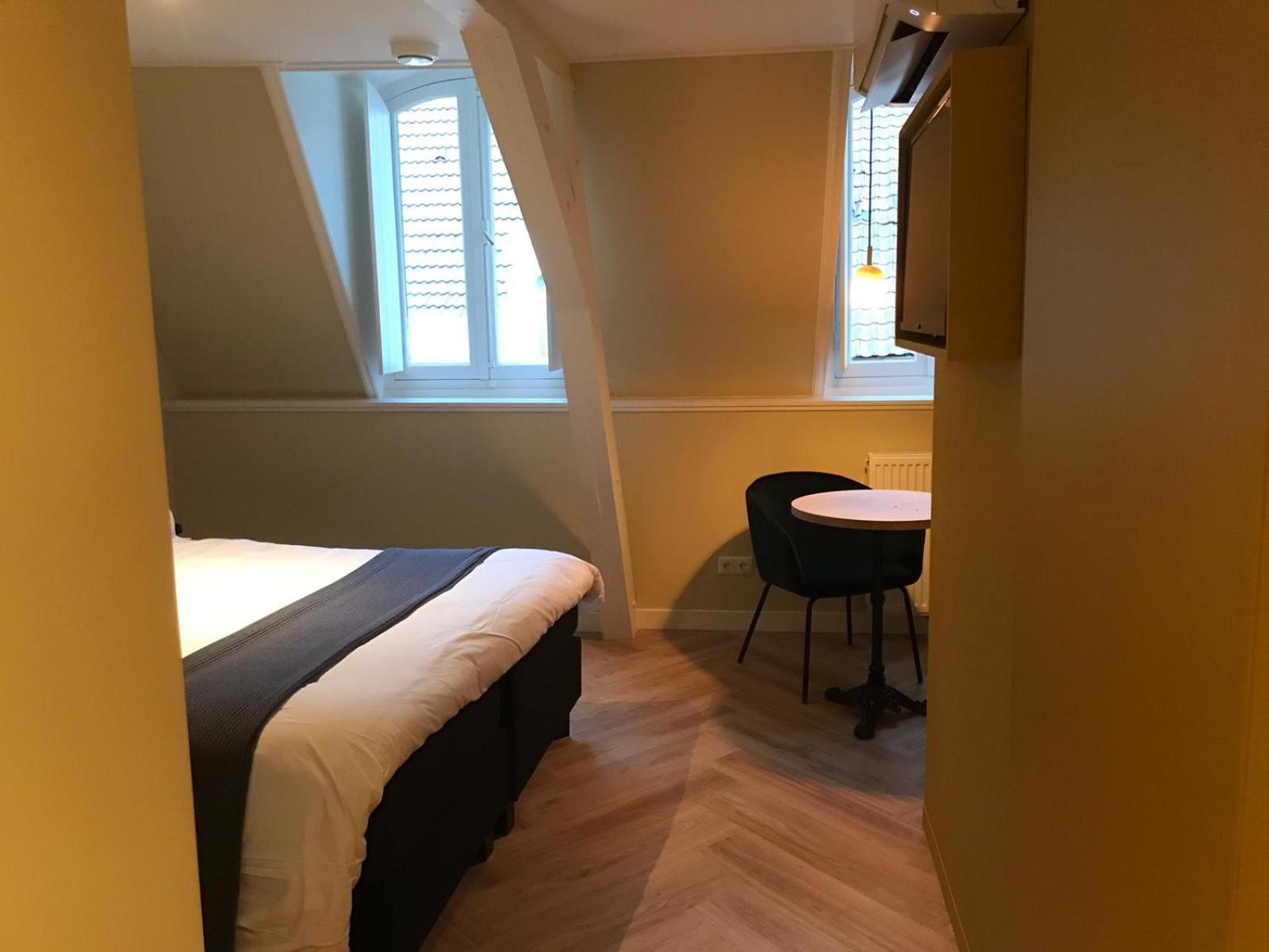 Double Room - Photo 3