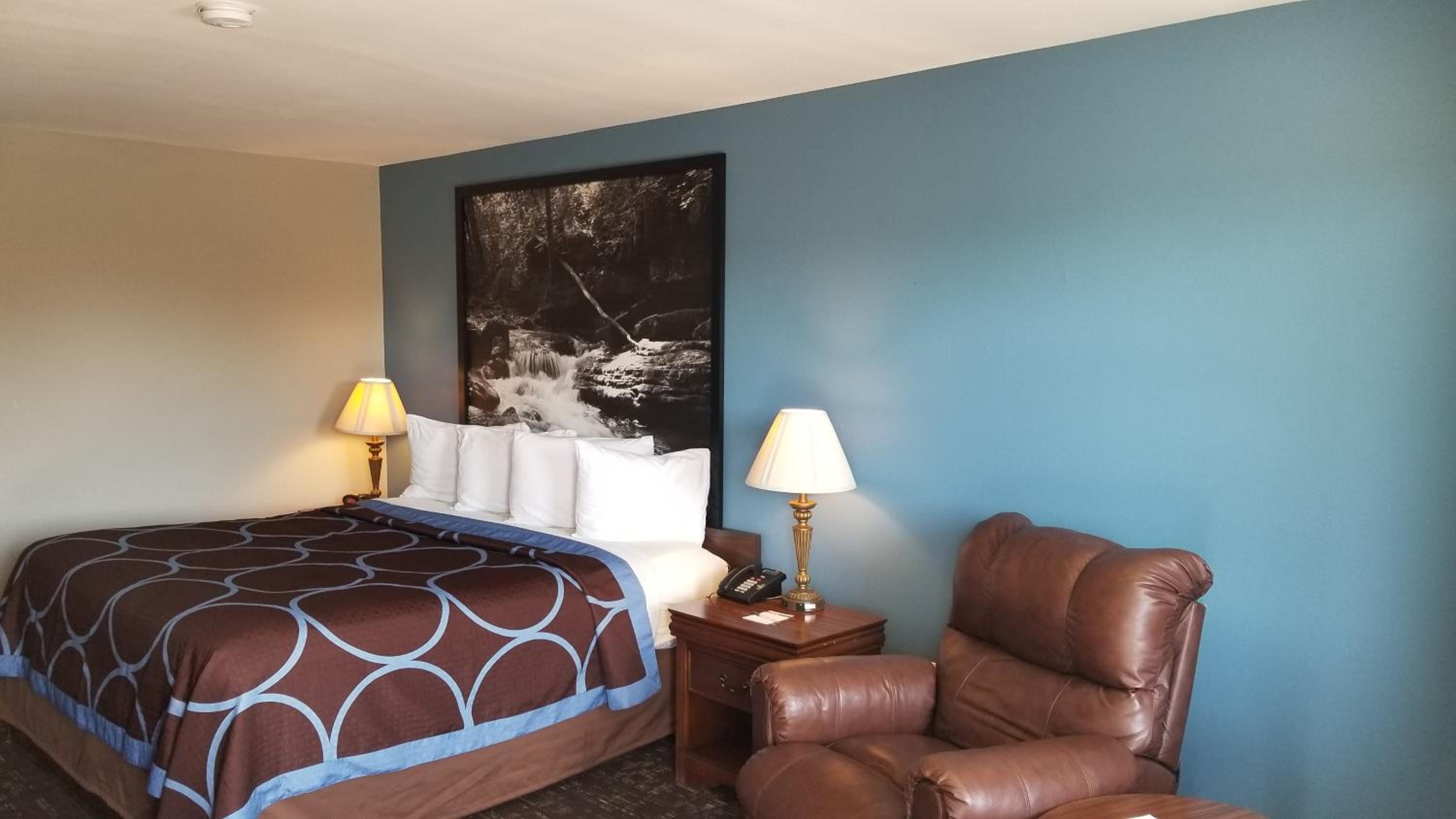 King Room - Non-Smoking photo 1