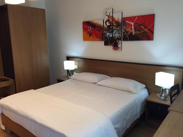 Deluxe Room (2 Adults + 1 Child) photo 3