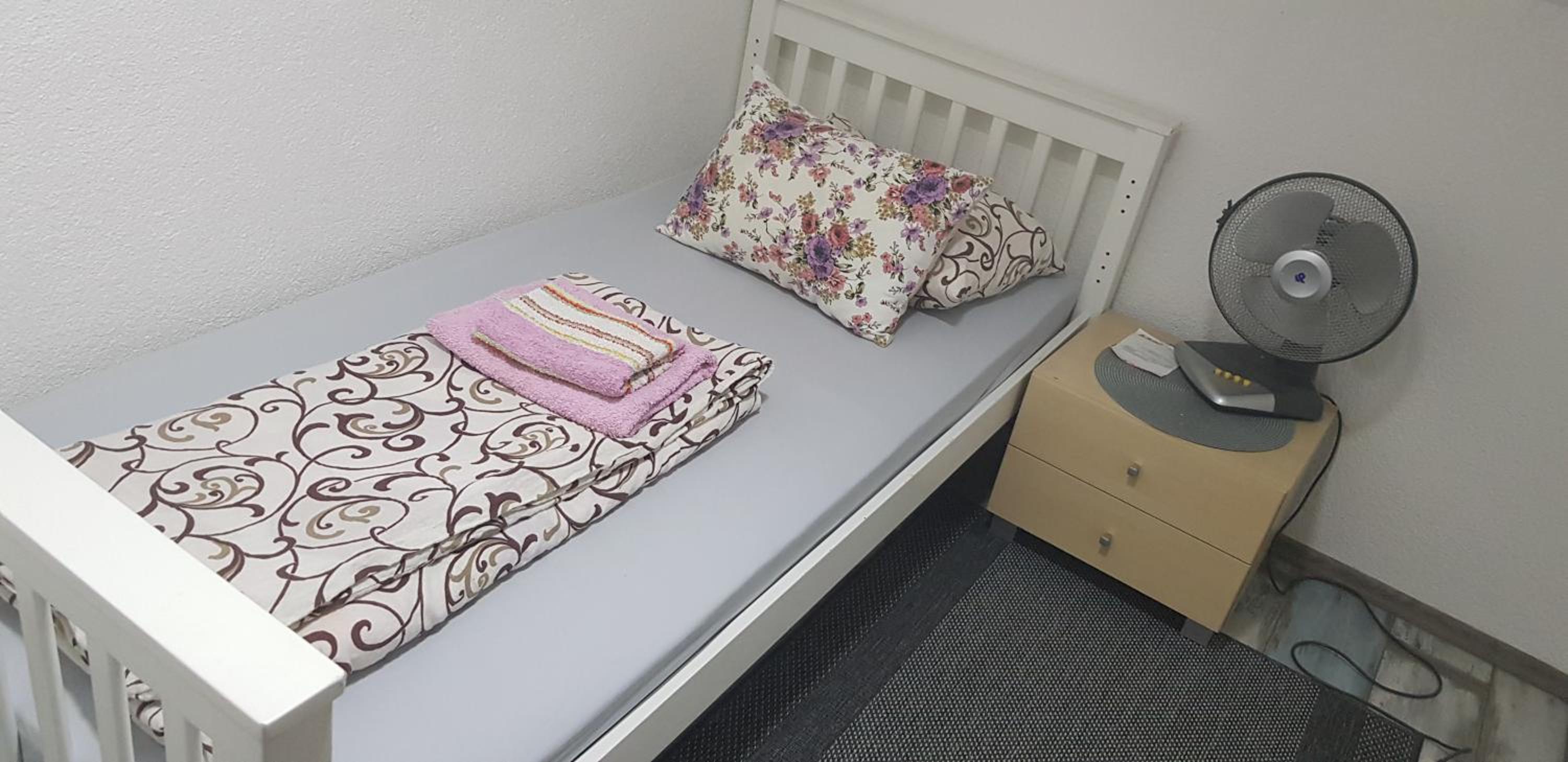 Small Single Room photo 1