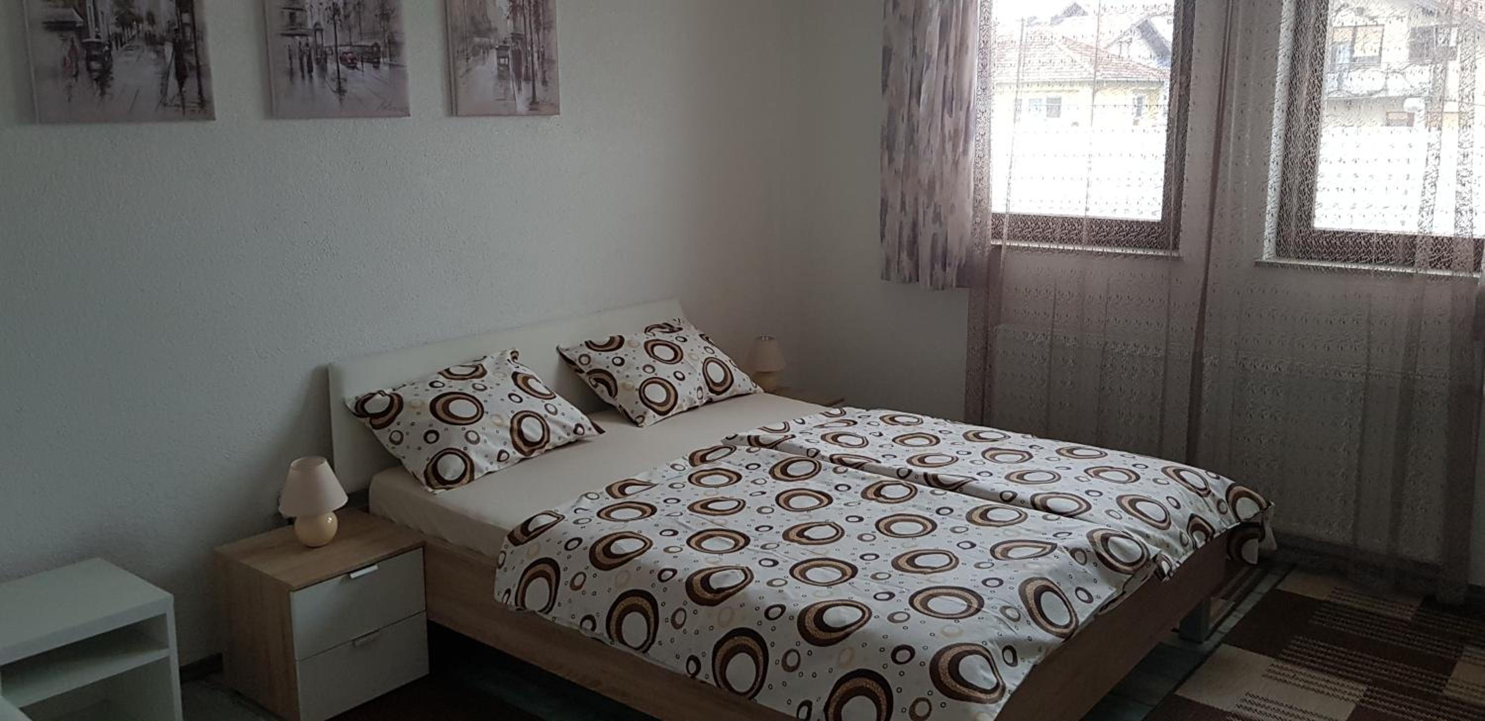 Basic Triple Room with Shared Bathroom photo 2