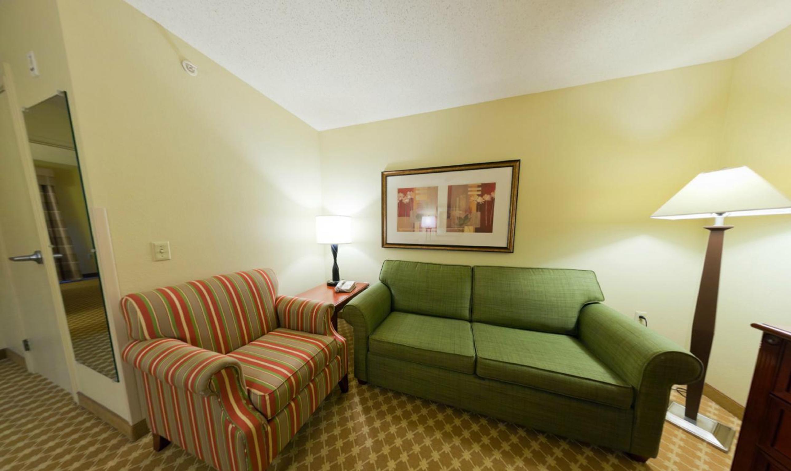 One-Bedroom King Suite with Sofa Bed - Photo 2