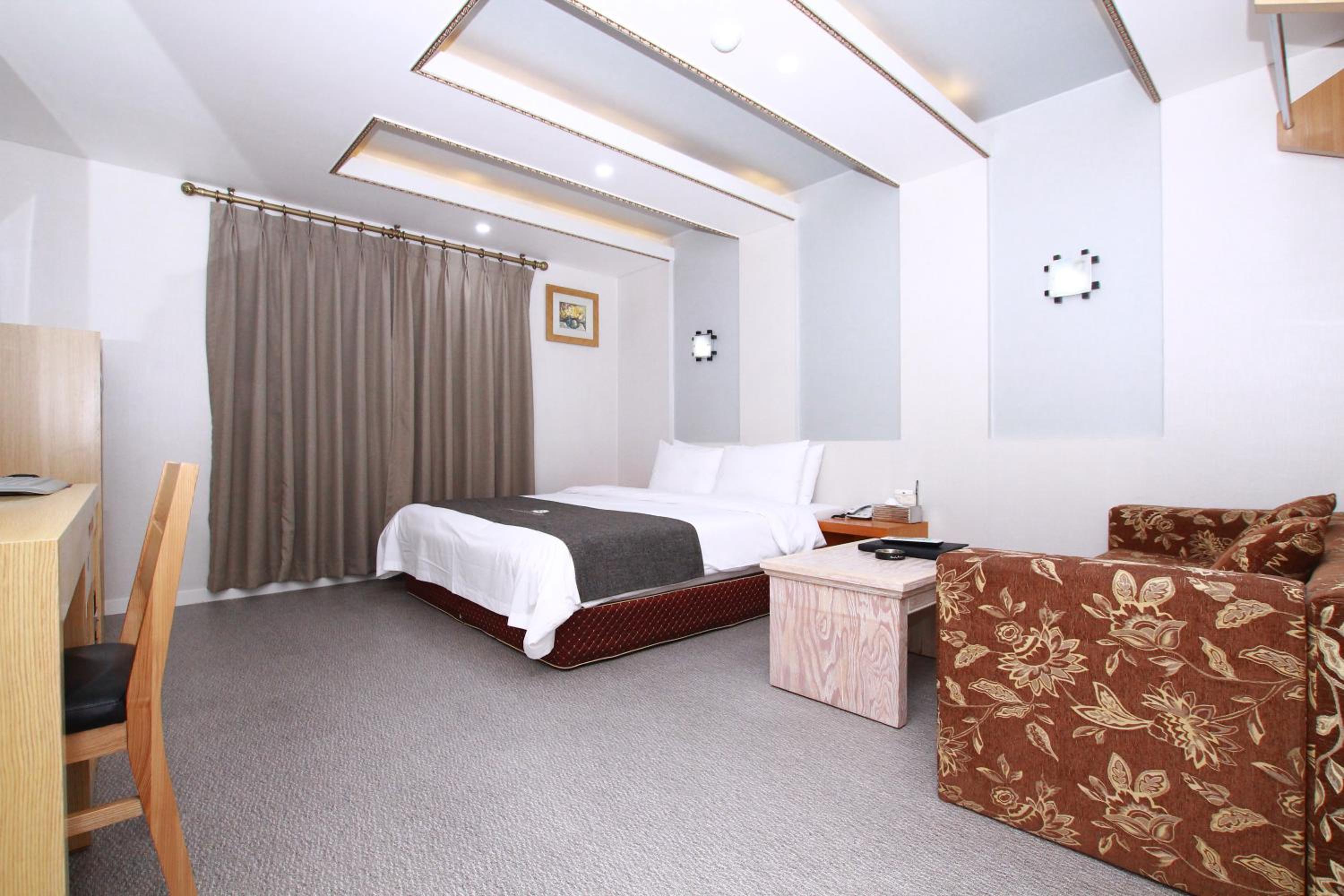Superior Double Room - Photo 1