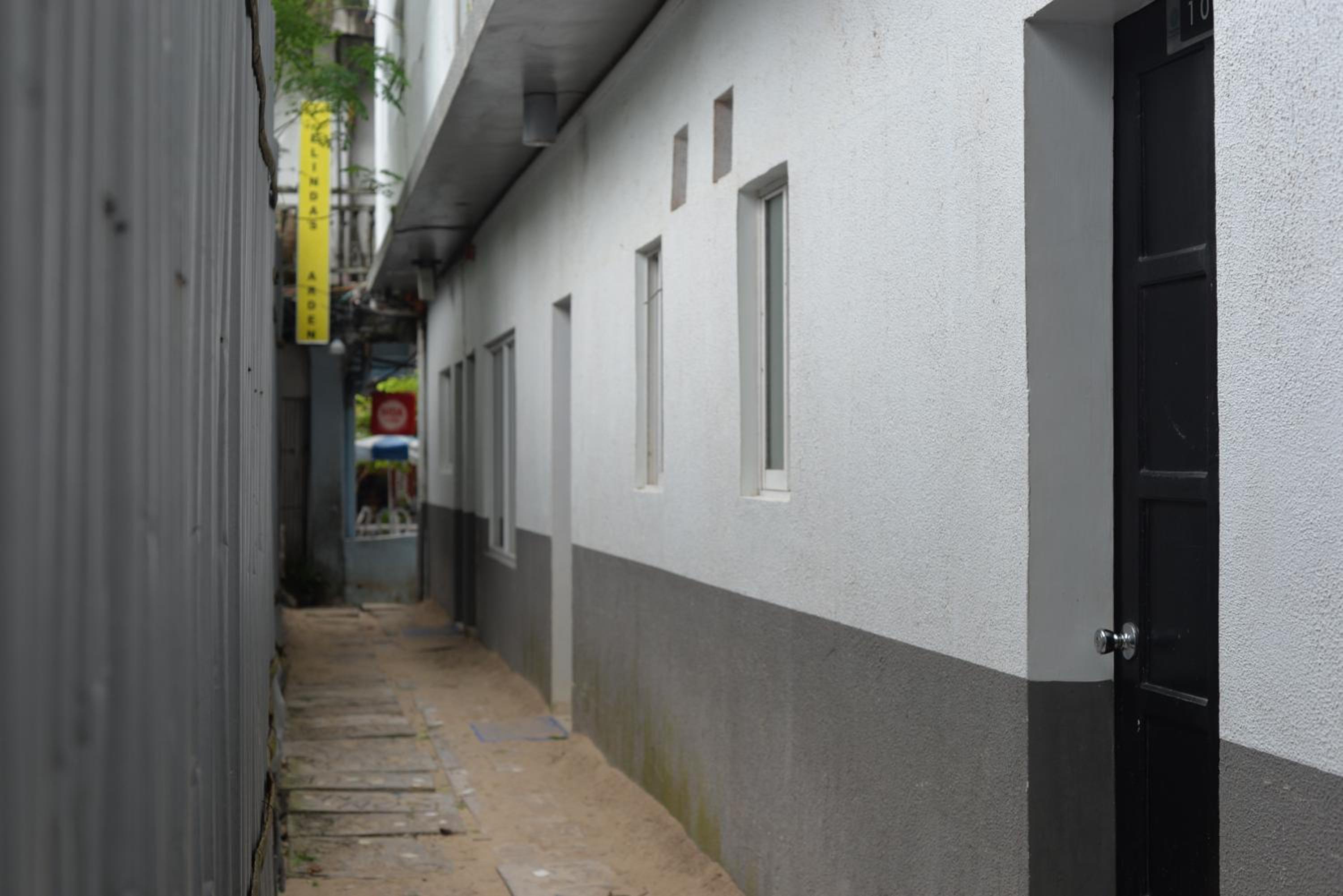 Standard Twin Room - Photo 8