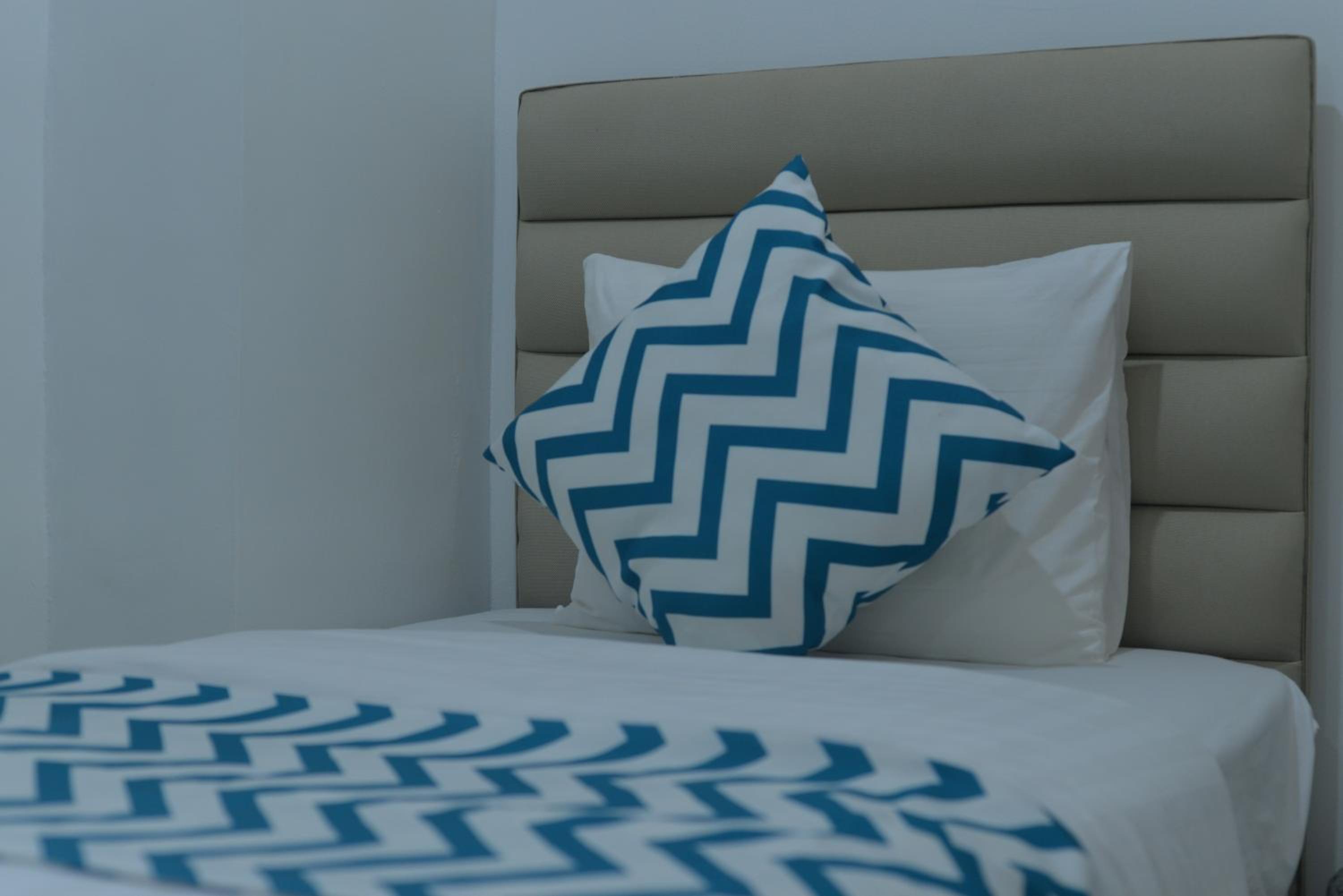 Standard Twin Room - Photo 12