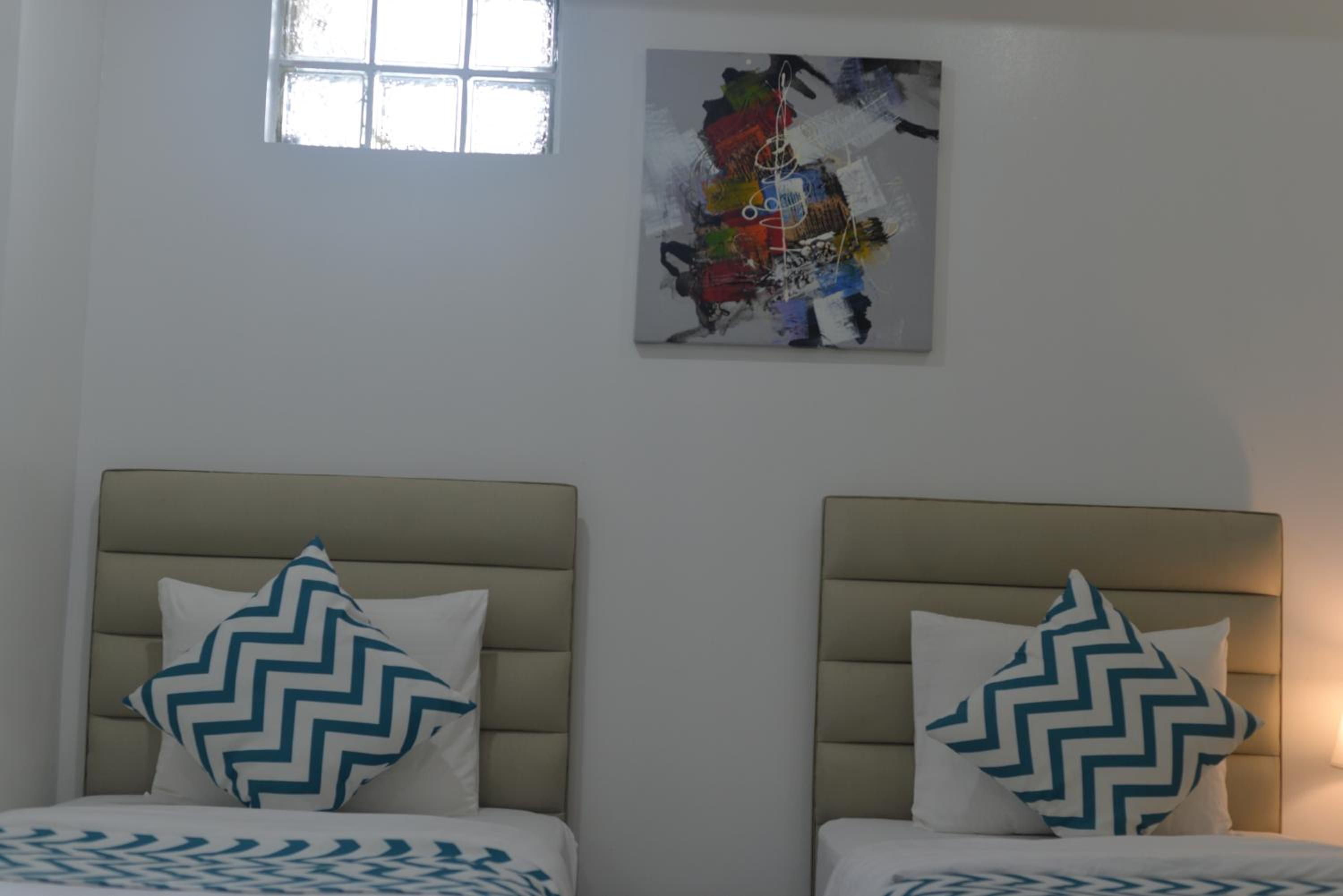 Standard Twin Room - Photo 2