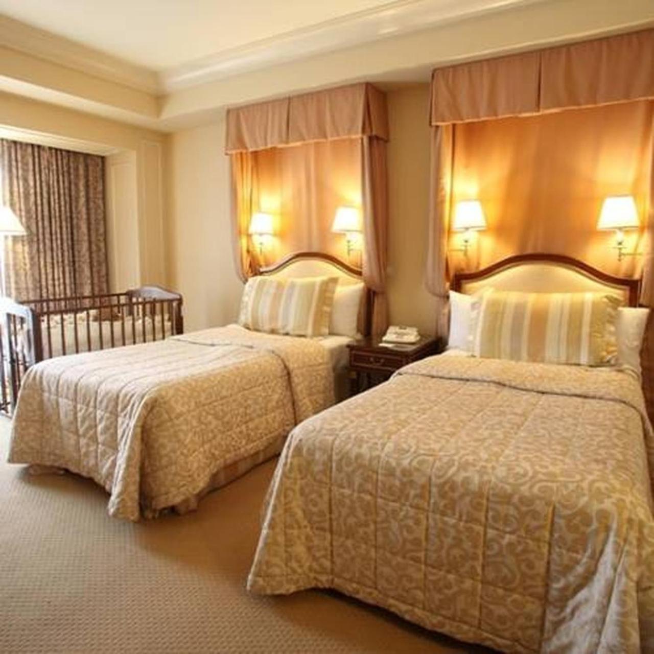 Twin Room - Non-Smoking