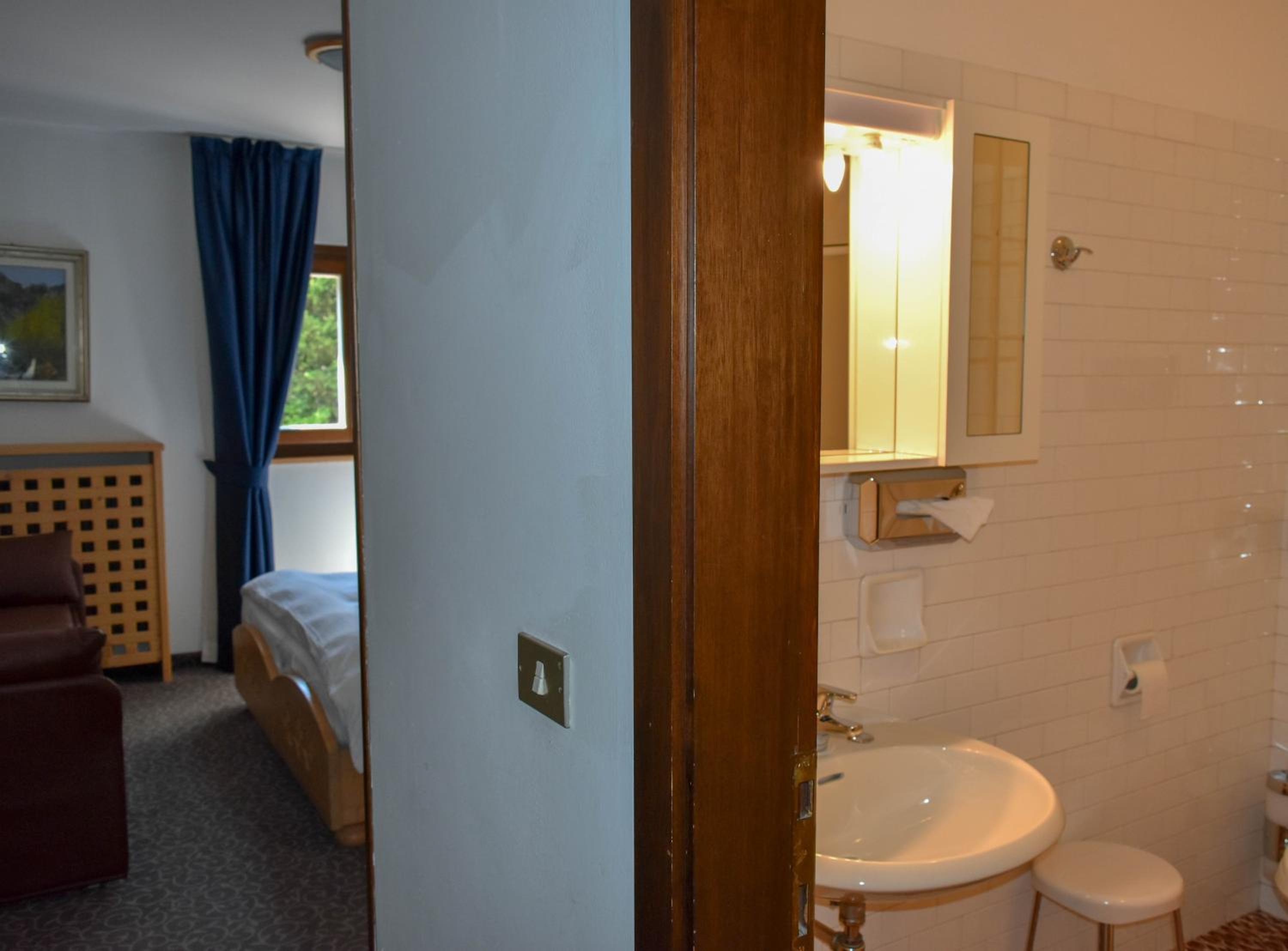 Double Room - Photo 2