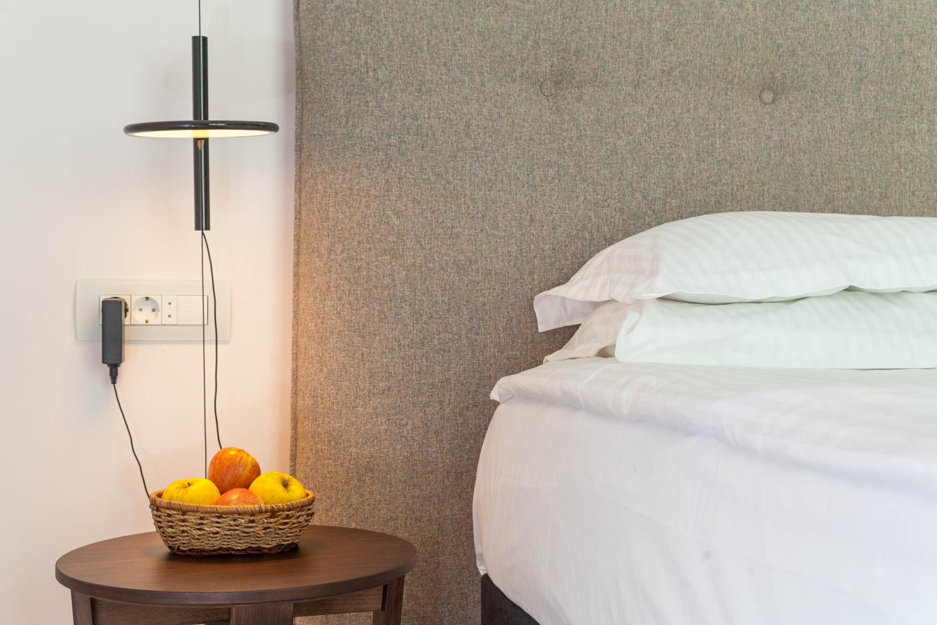Bed & Sleeping Area