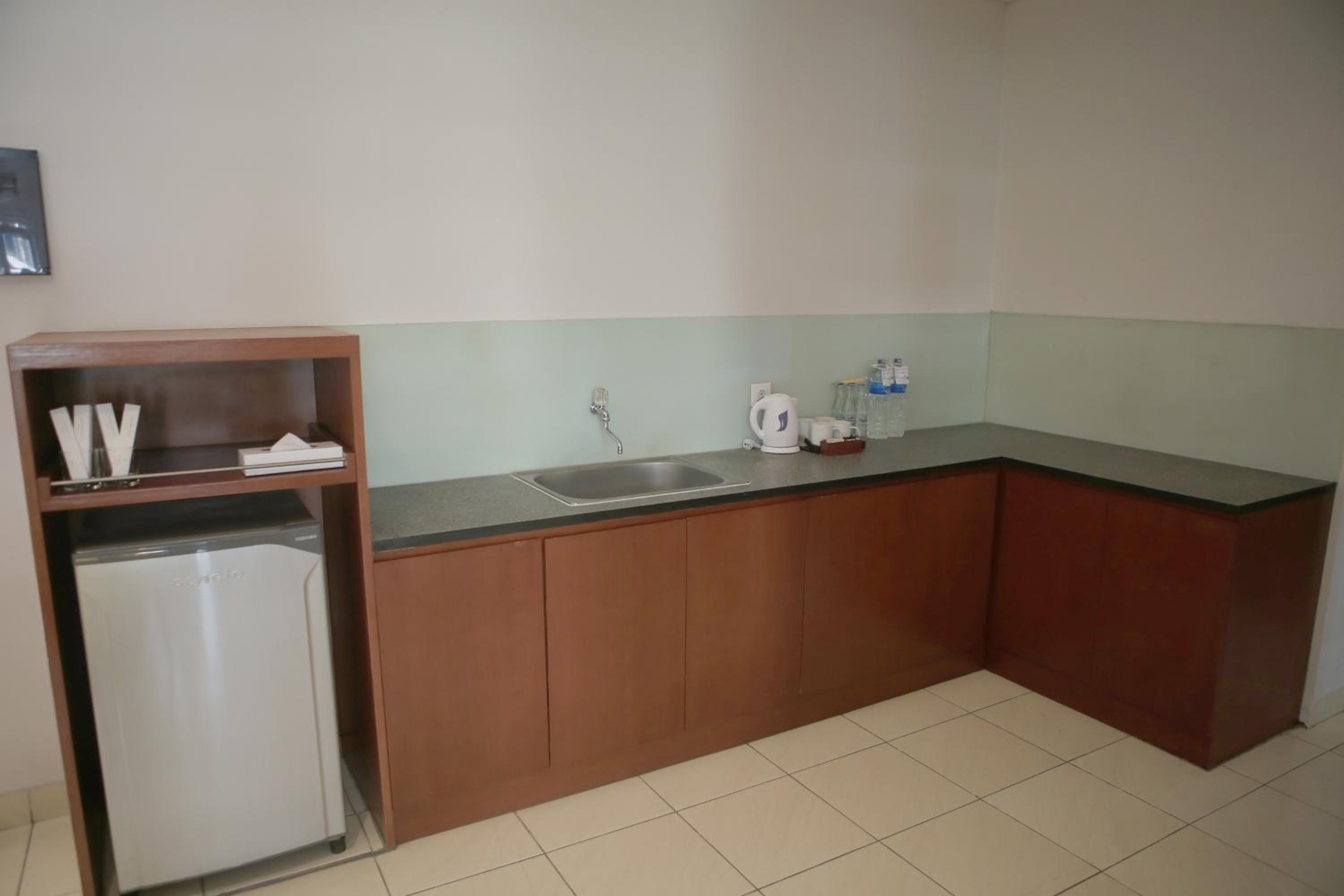 Three-Bedroom Suite - Photo 3