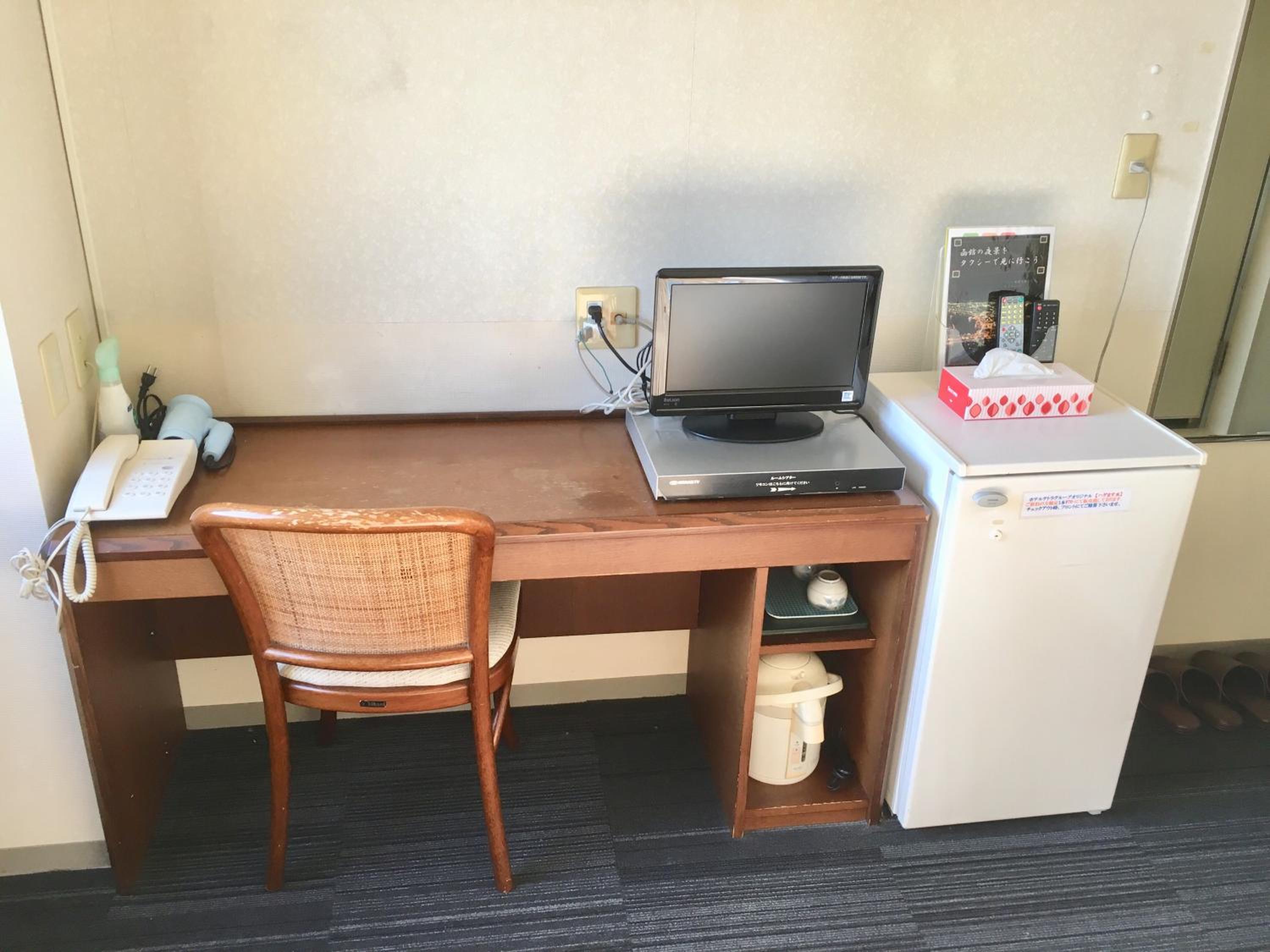 Small Double Room - Non-Smoking - Photo 1