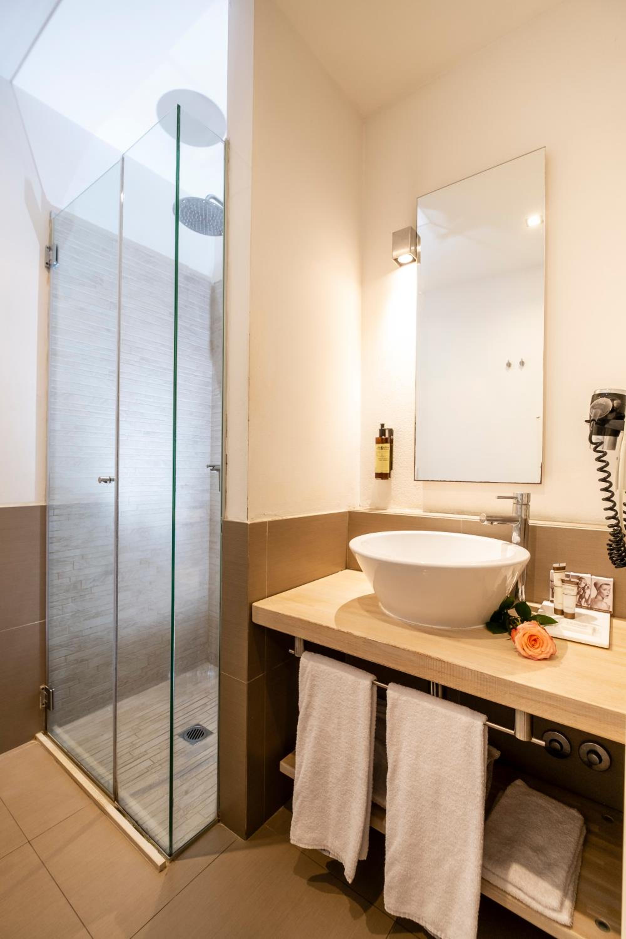 Superior Double Room with Sea View - Photo 6