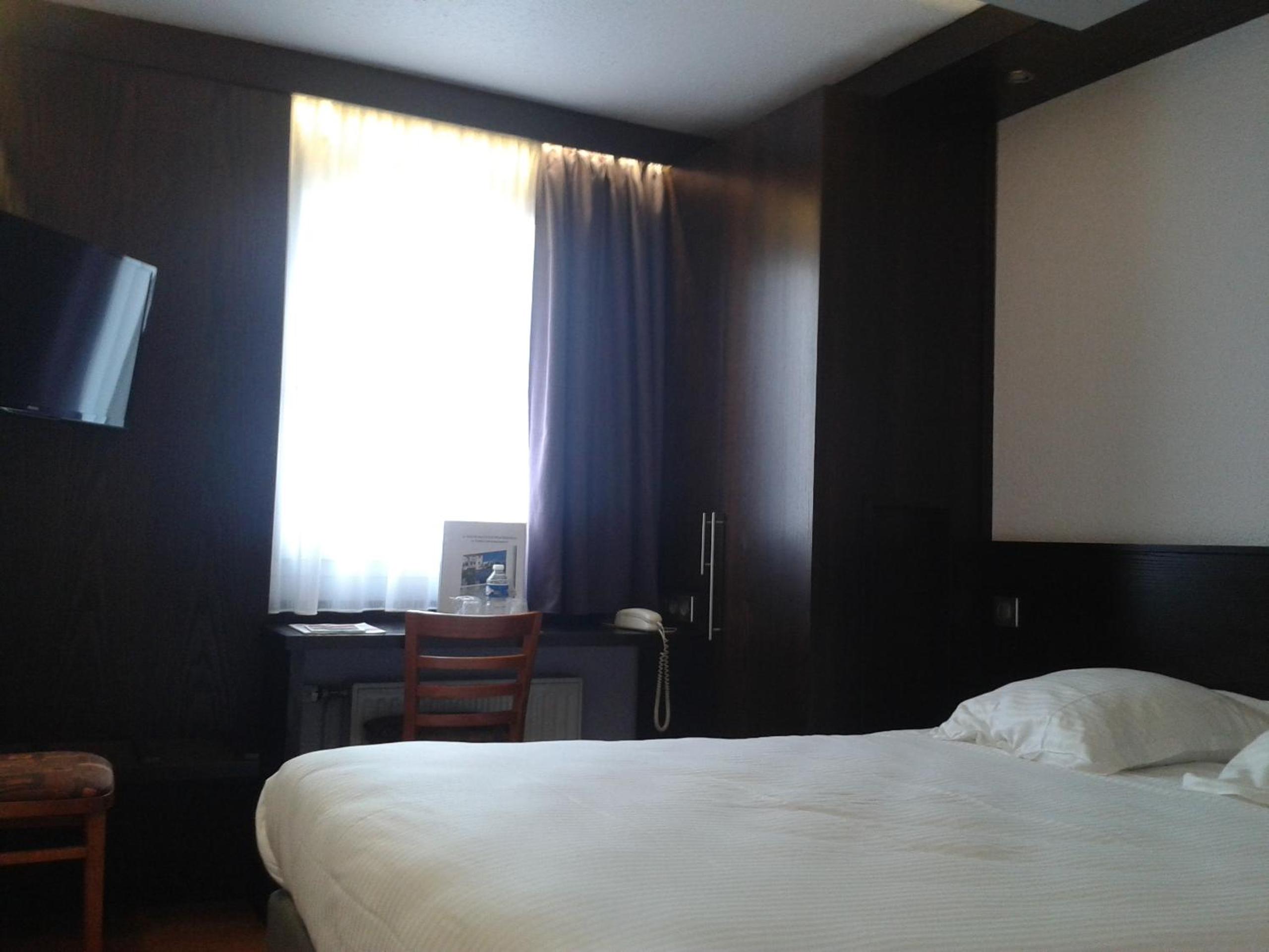 Standard Double Room - Photo 4