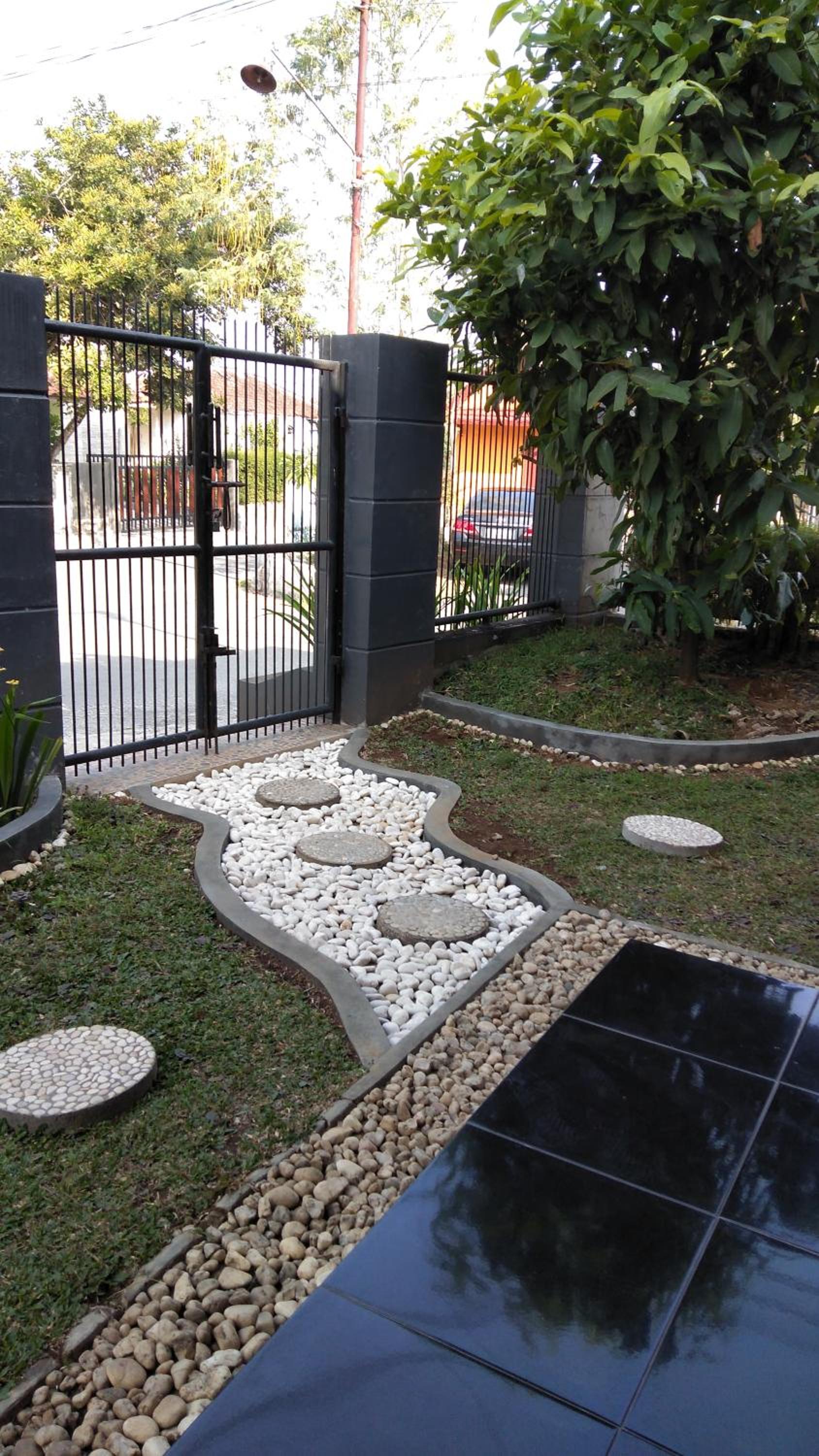 Three-Bedroom House - Photo 14