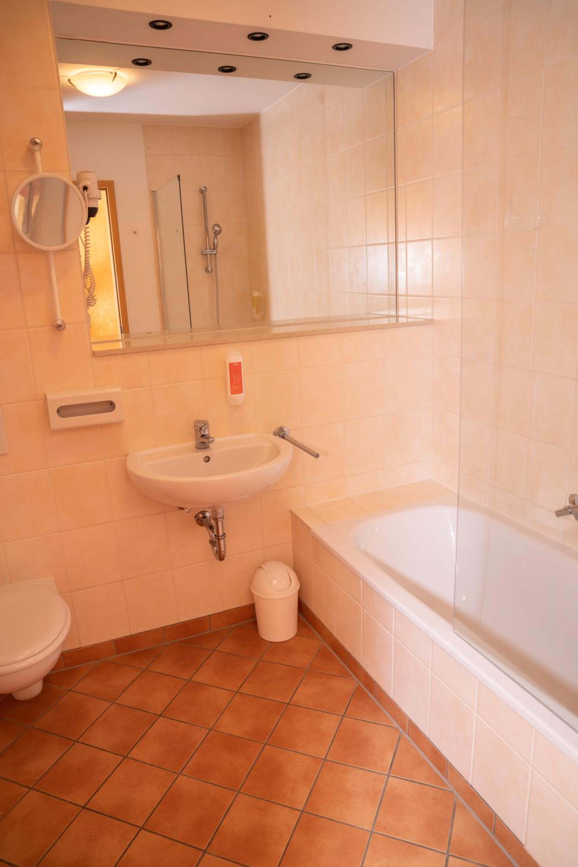 Deluxe Double Room with Balcony photo 2