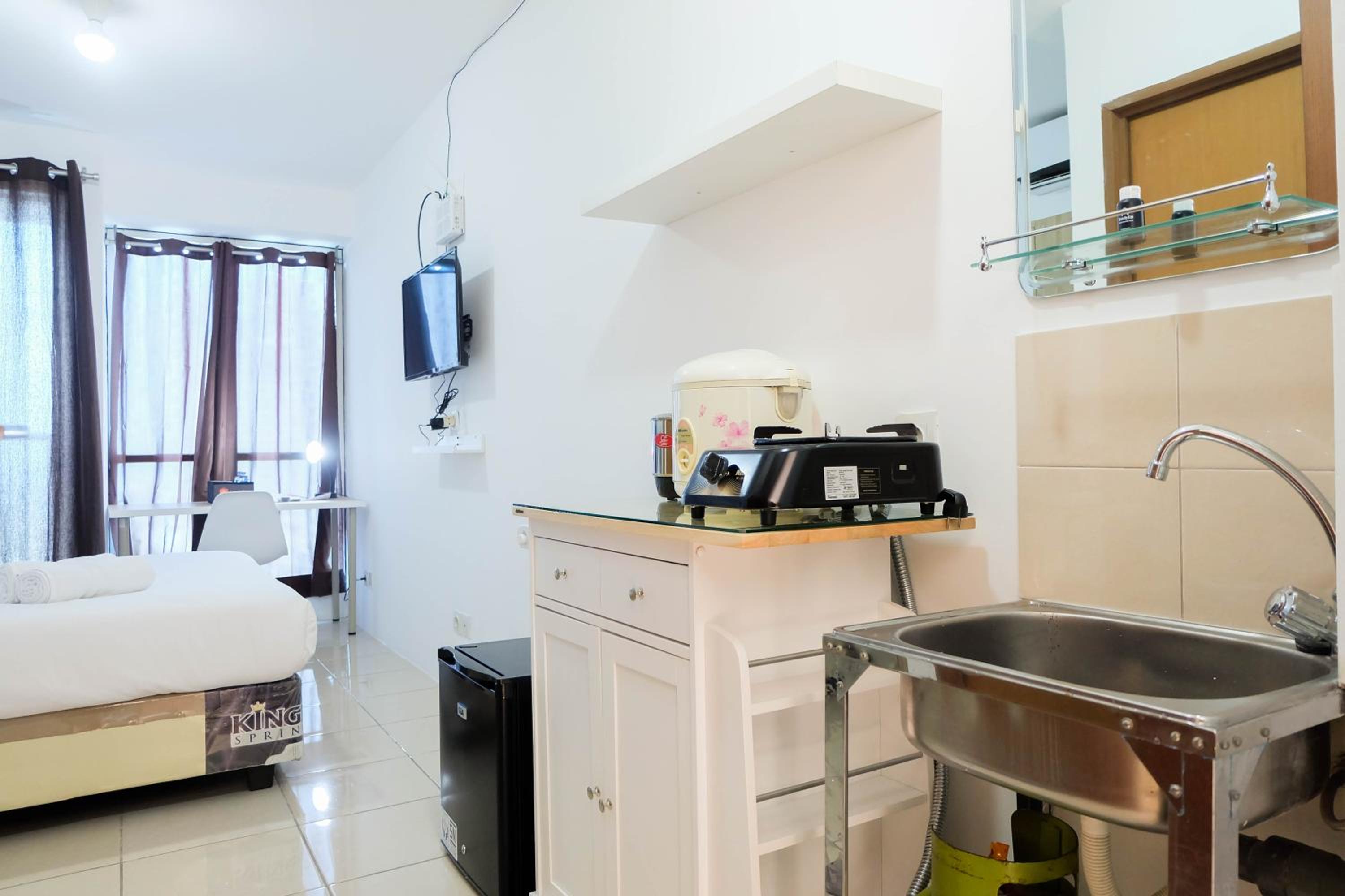 Studio Apartment - Photo 13