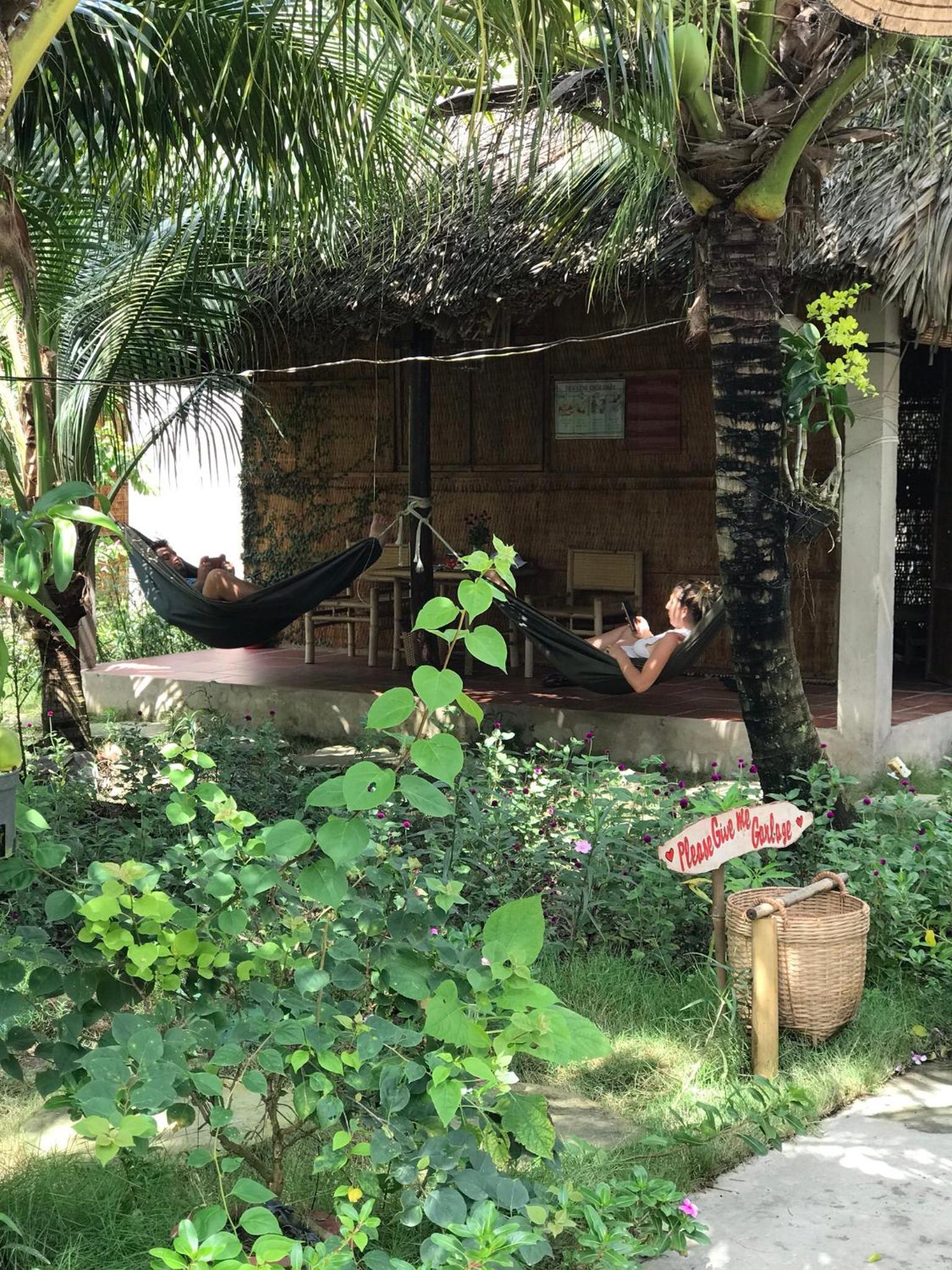 Bungalow with Garden View - Photo 8