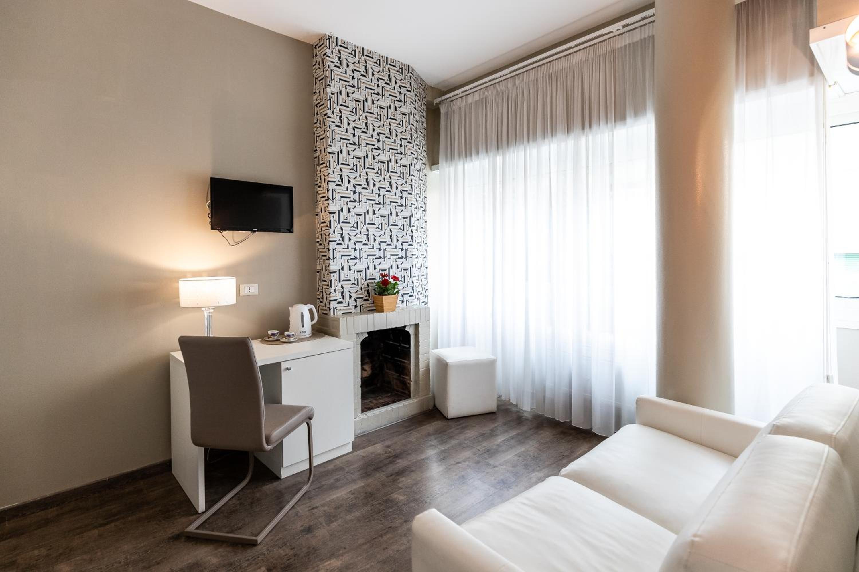 Suite with Balcony photo 3