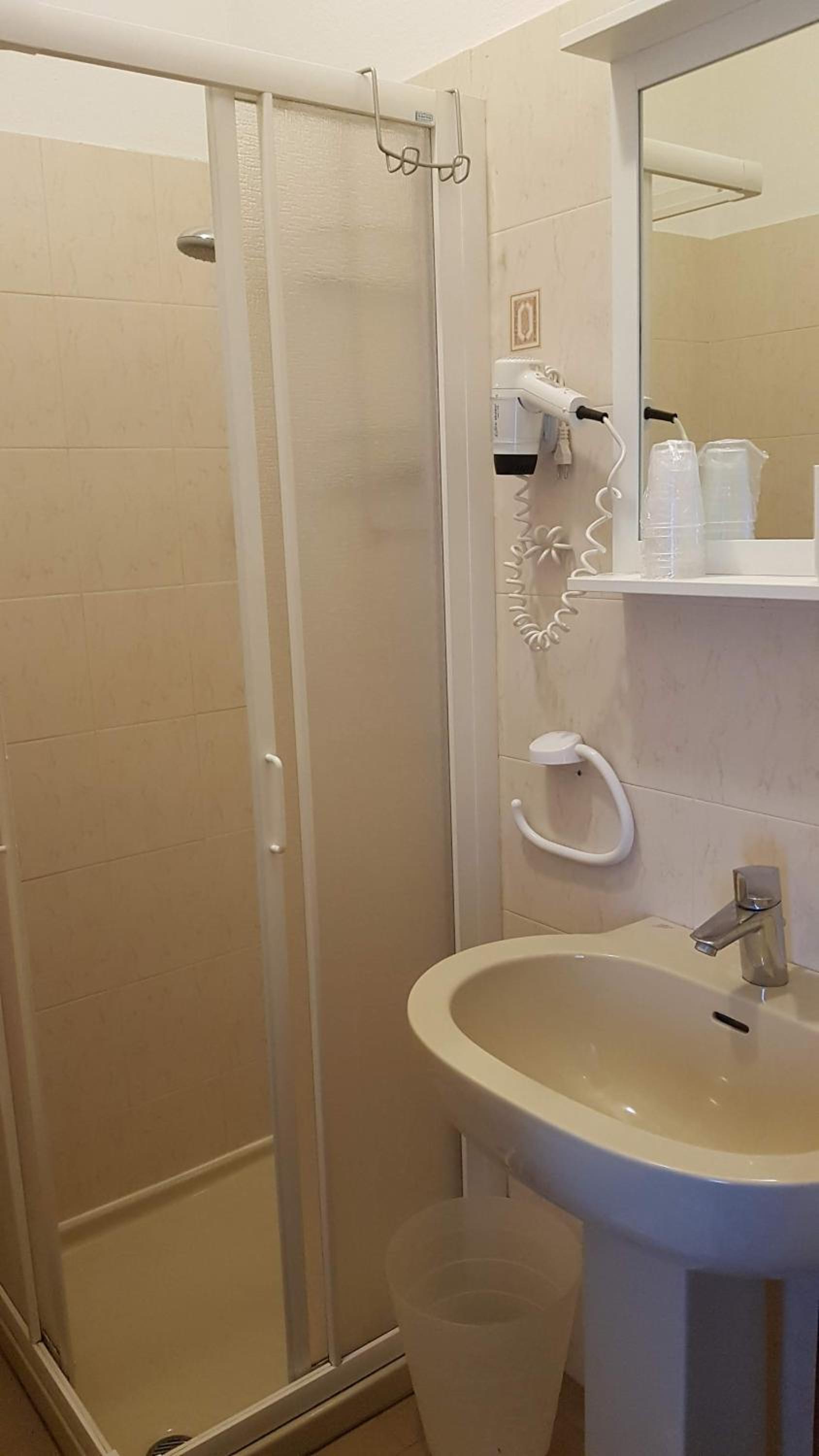 Triple Room with Private Bathroom photo 3