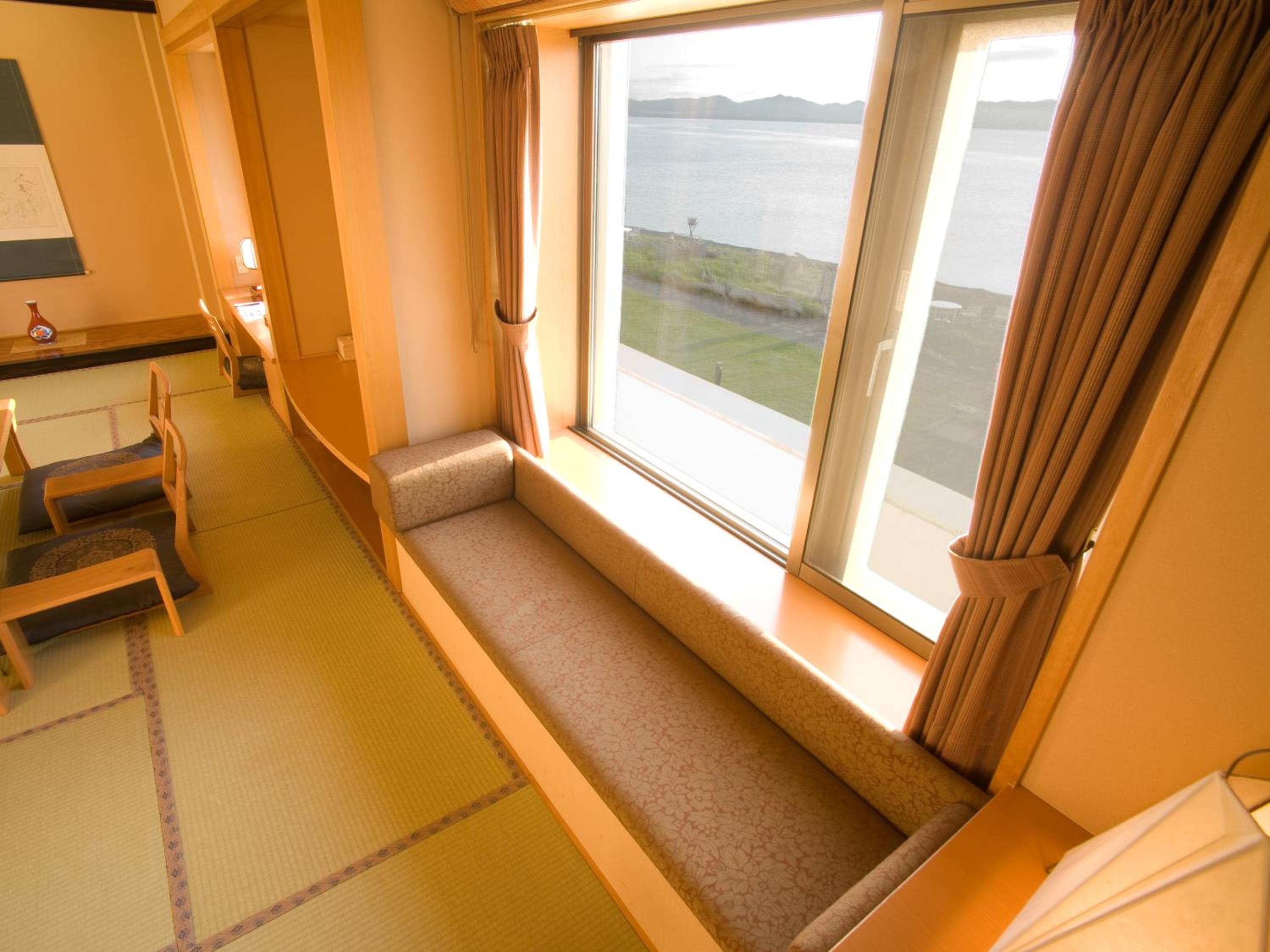 	Japanese-Style Room-Lake View - Non-Smoking - Photo 5