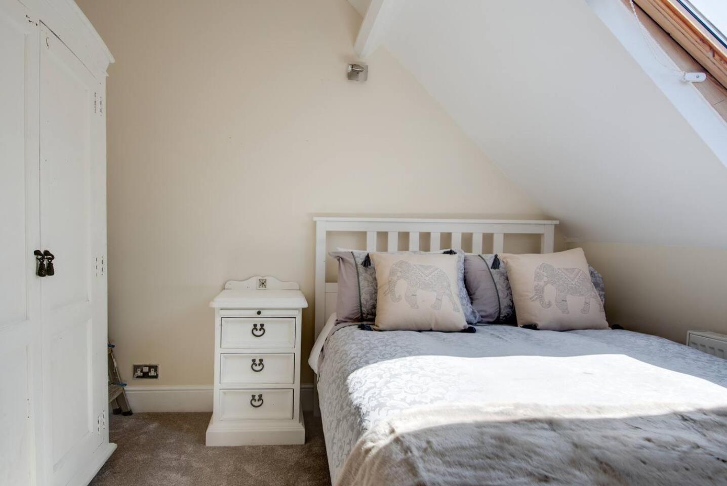 Three-Bedroom Apartment - Photo 8