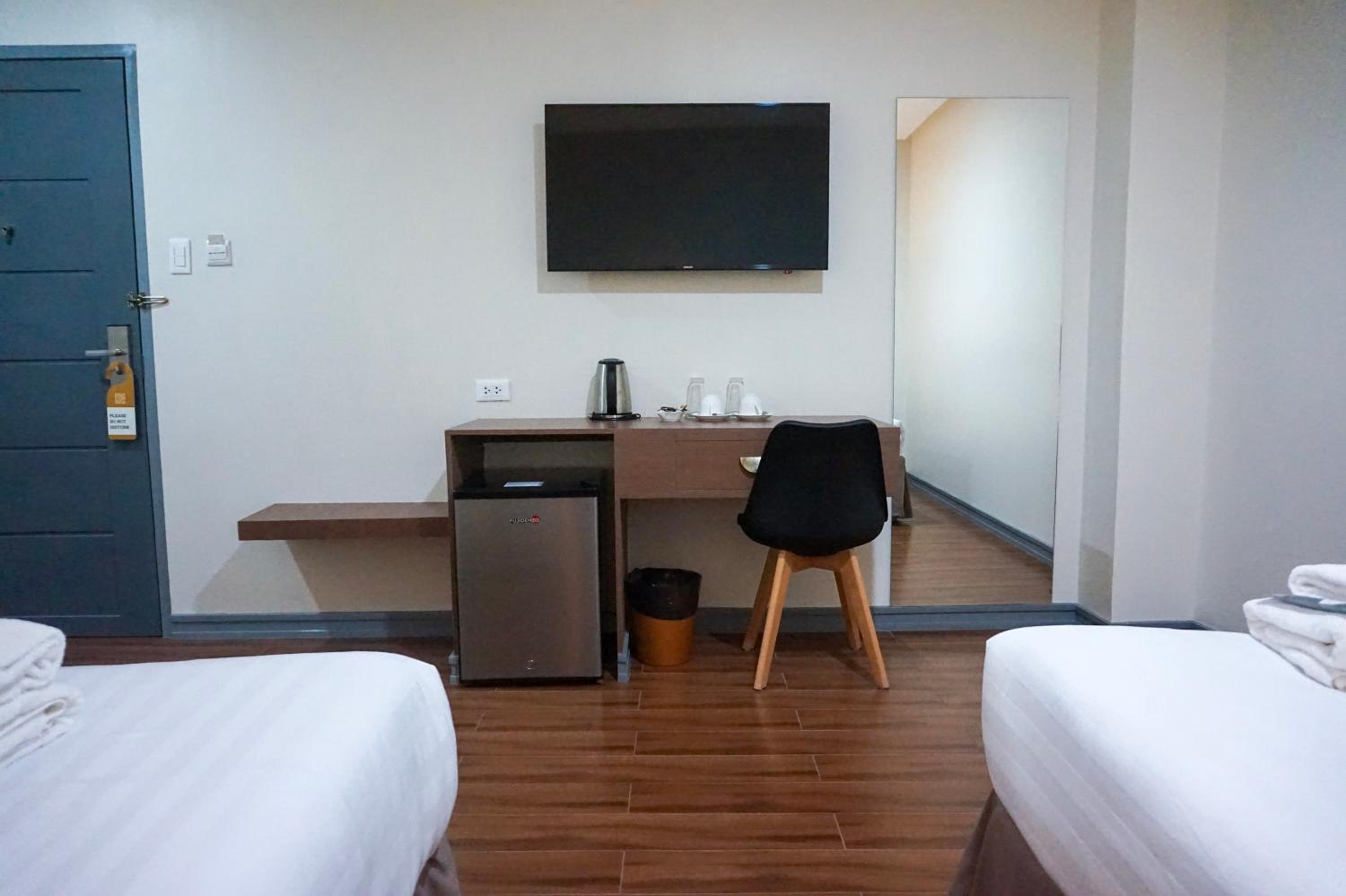 Deluxe Twin Room - Photo 11