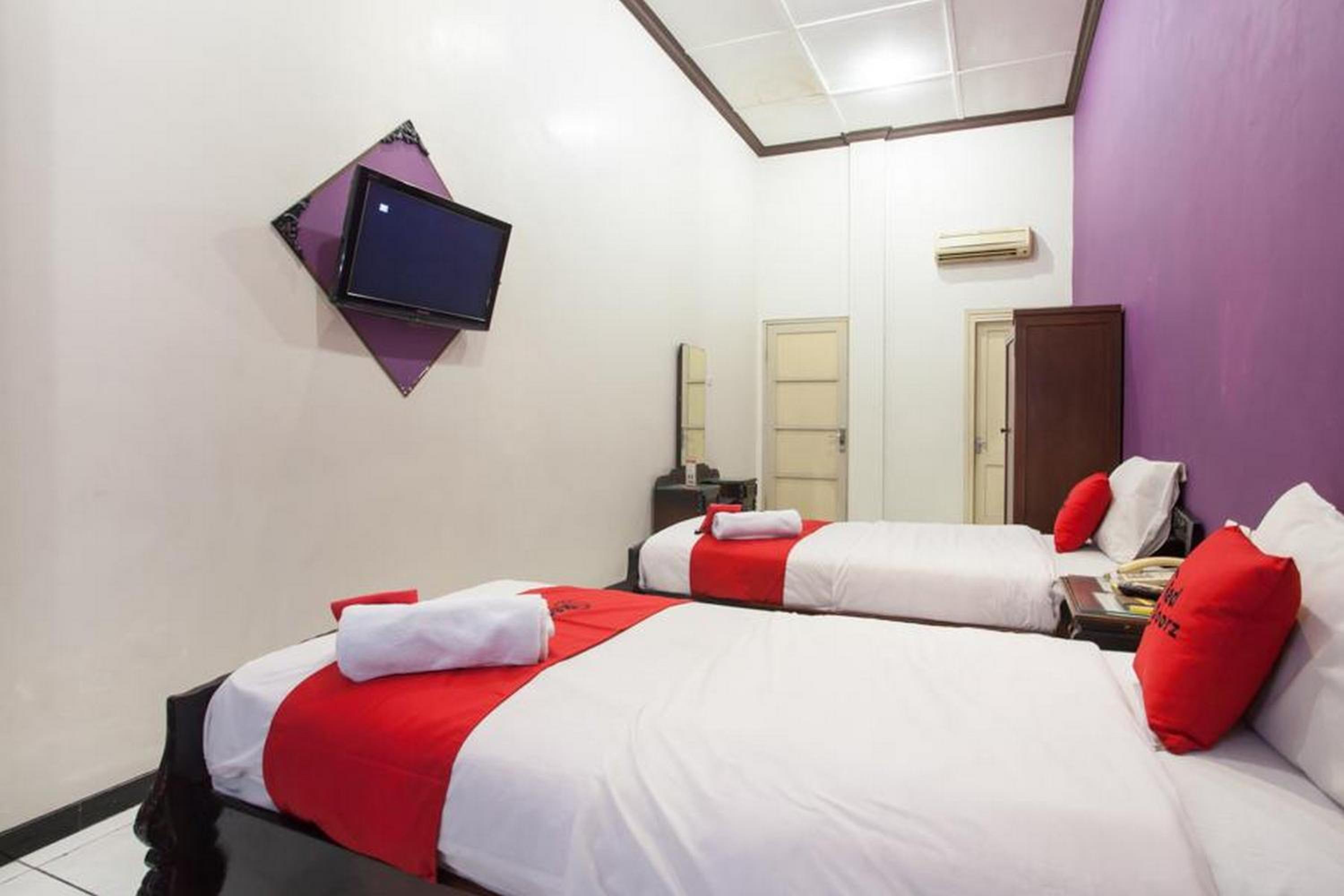 Standard Twin Room - Photo 4