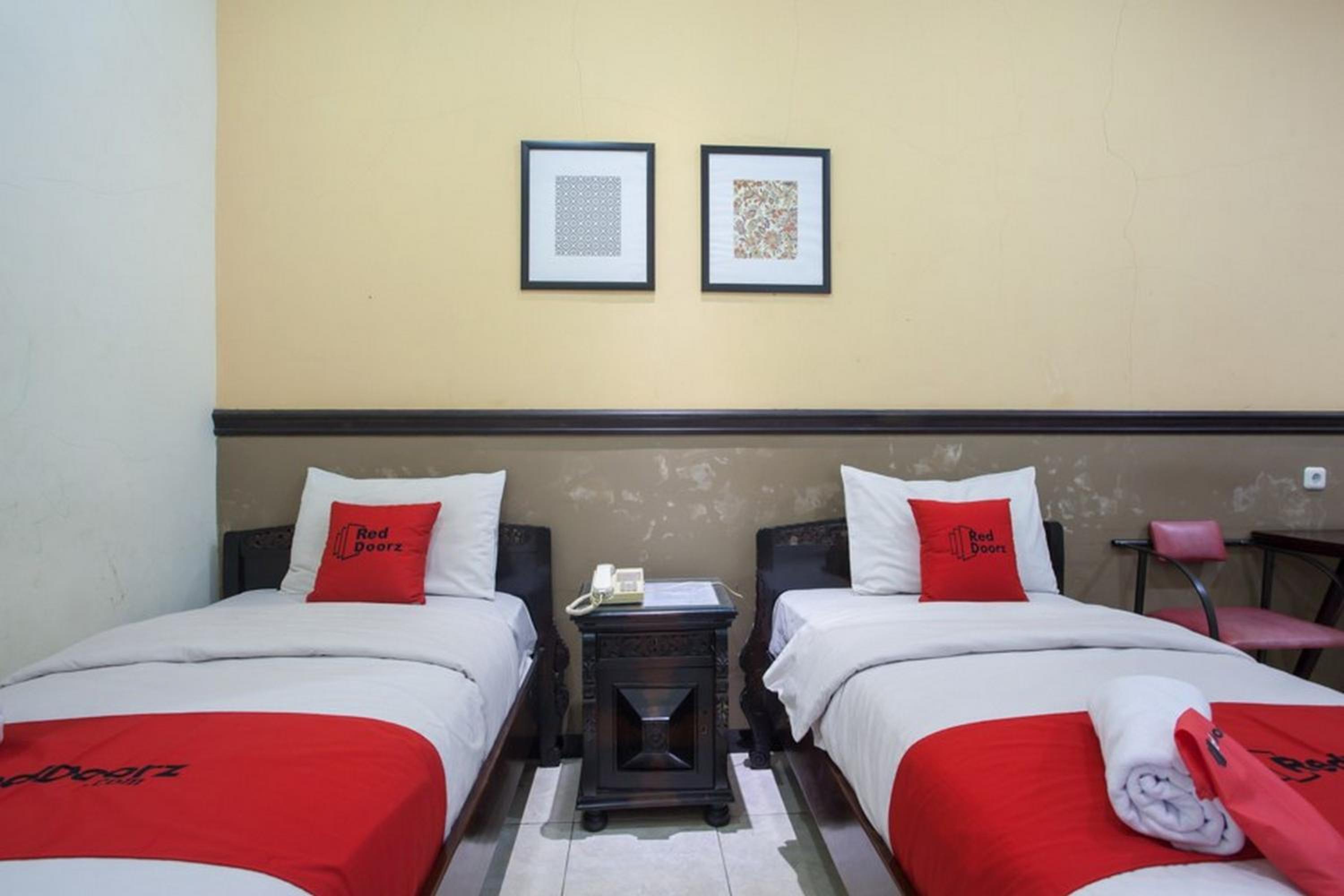 Standard Twin Room - Photo 2