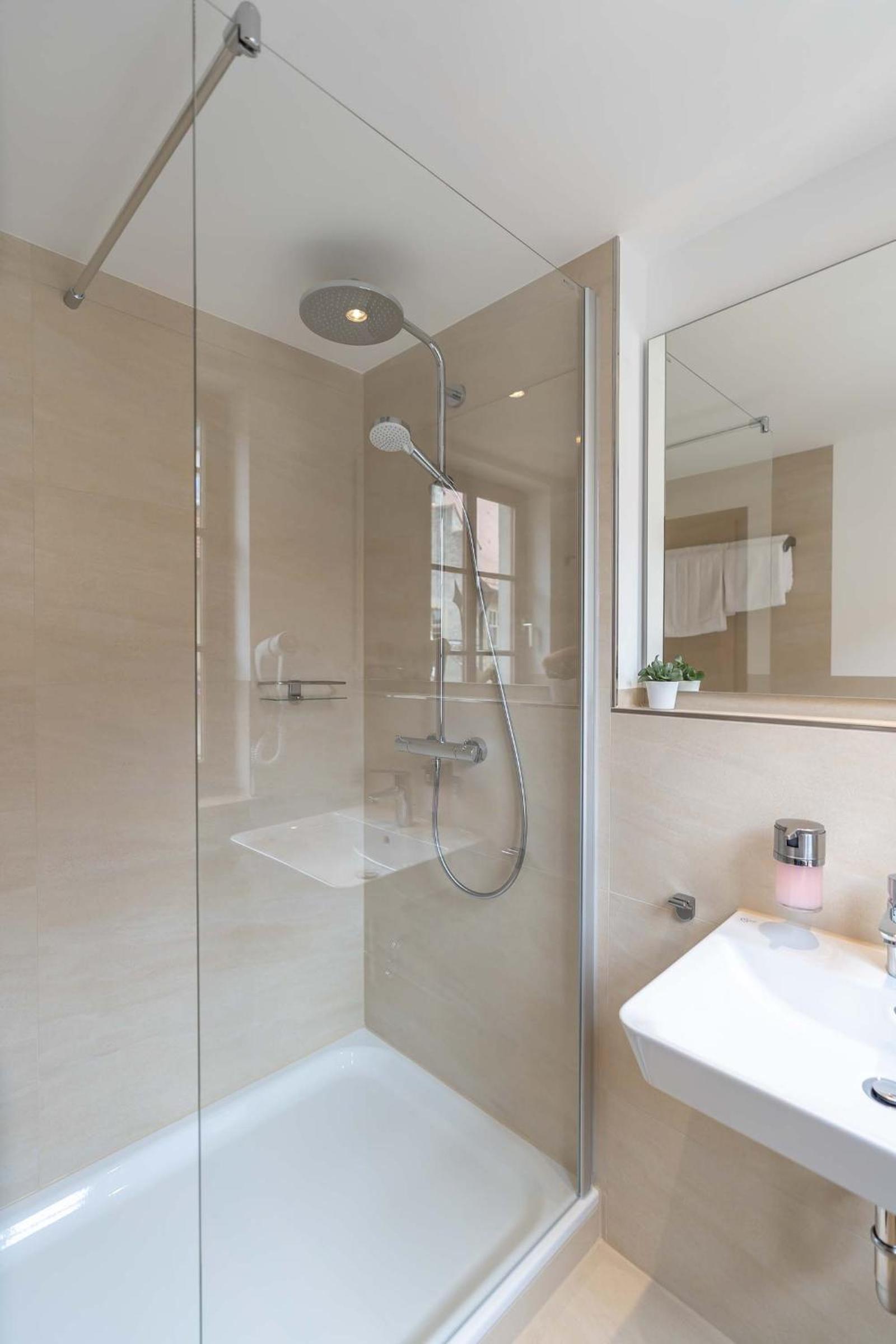 Standard Double Room - Photo 5