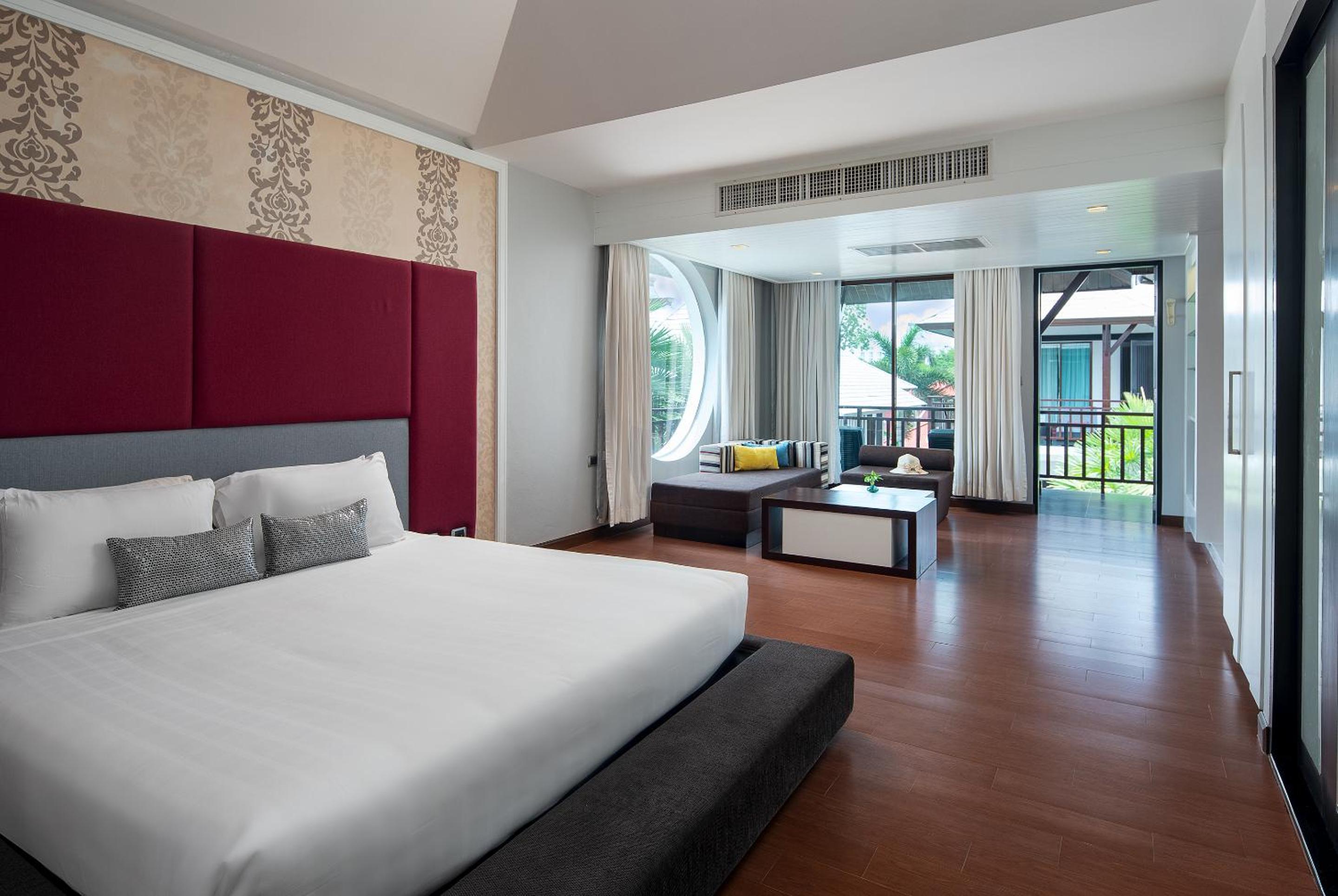 Deluxe Twin Room with Pool View