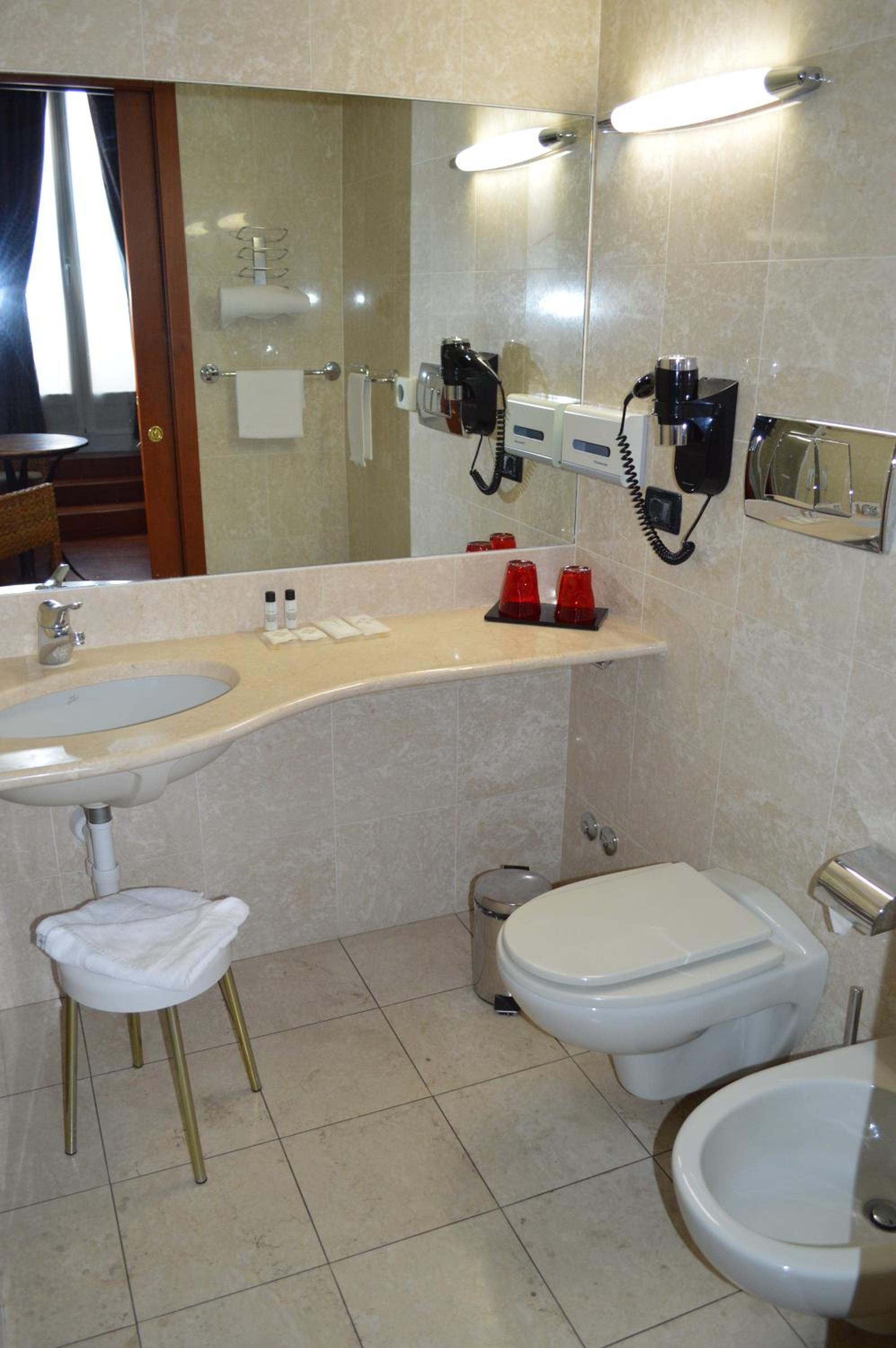 Double or Twin Room photo 3
