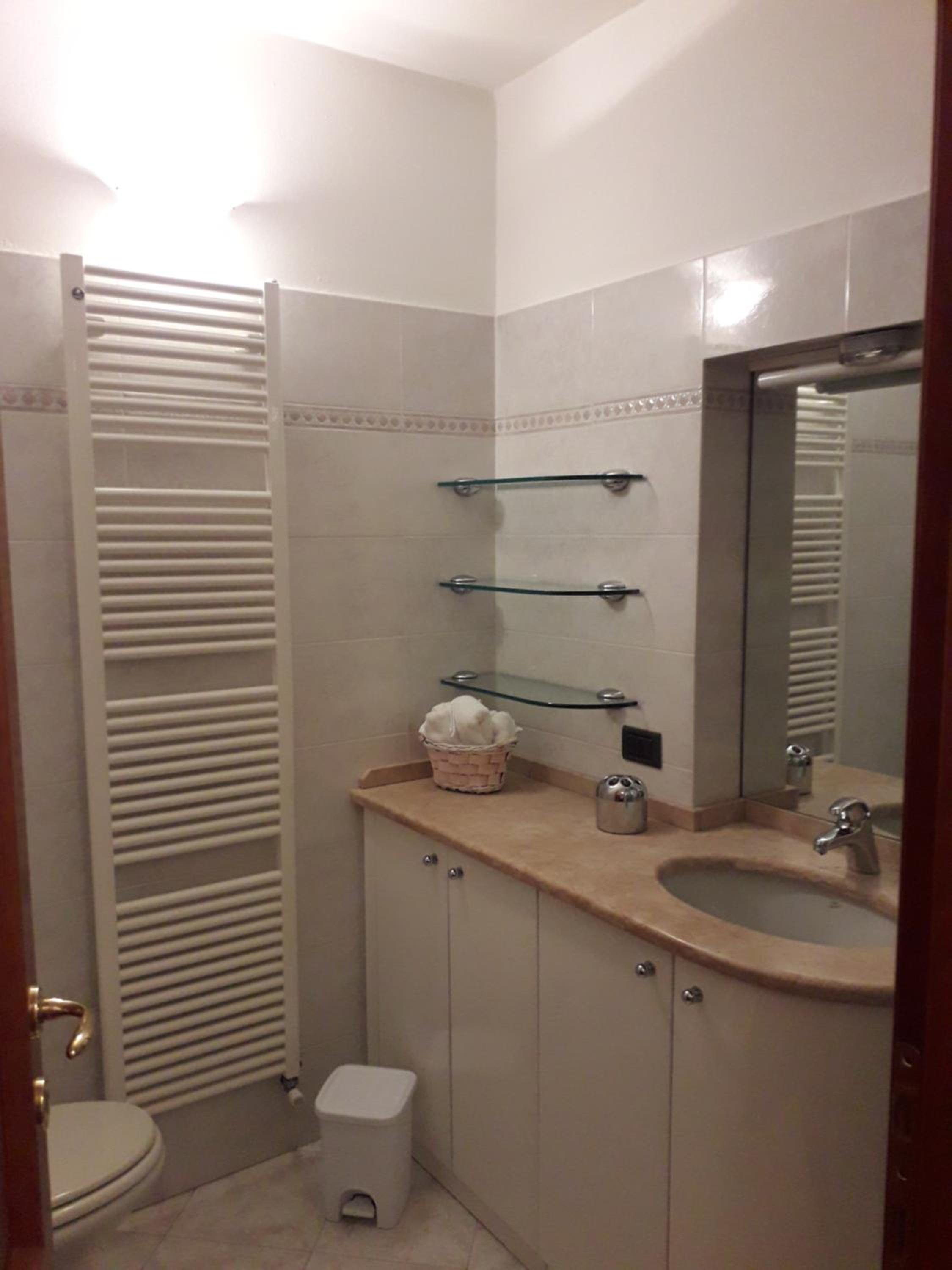 Two-Bedroom House - Photo 3