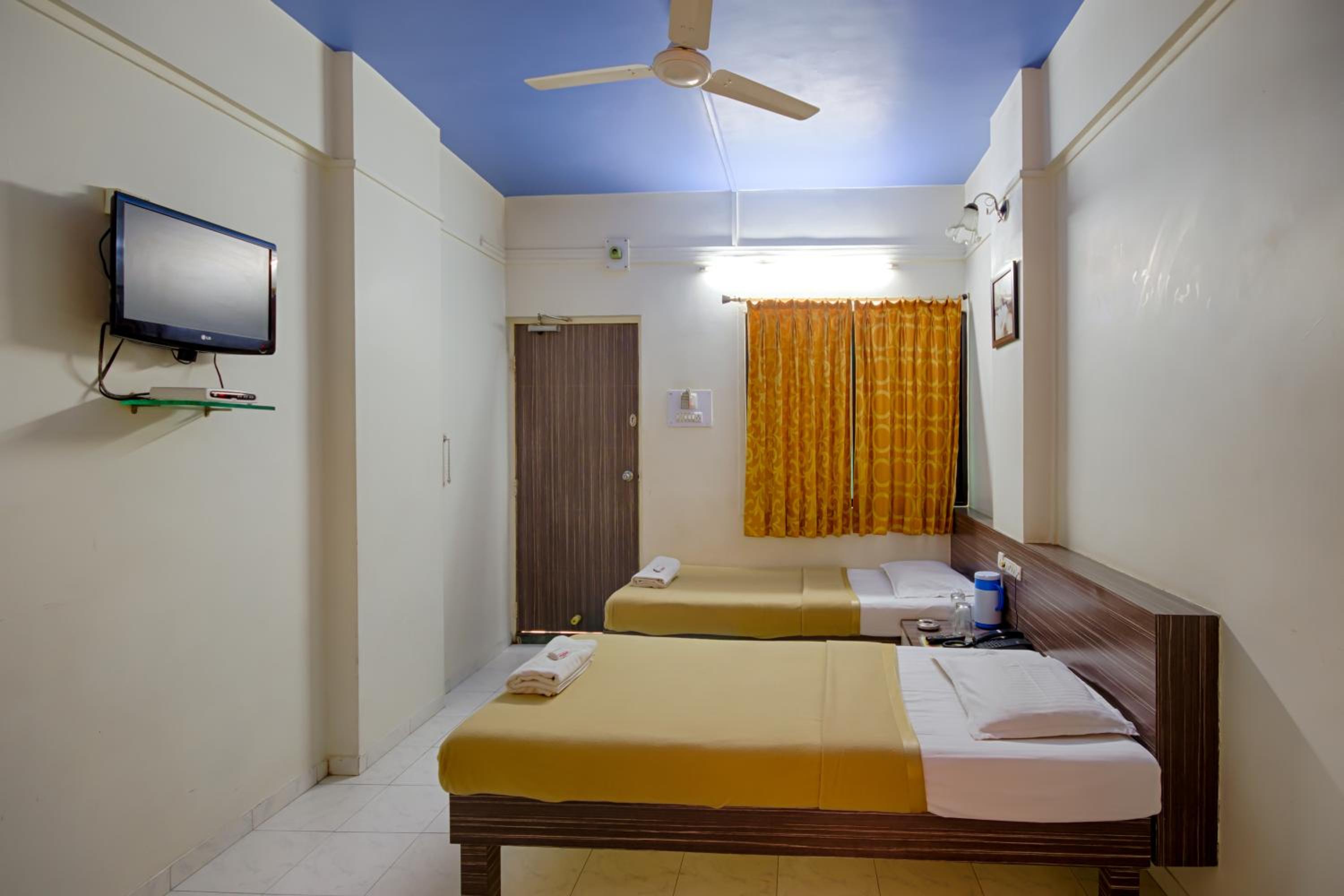 Deluxe Ac Room photo 3