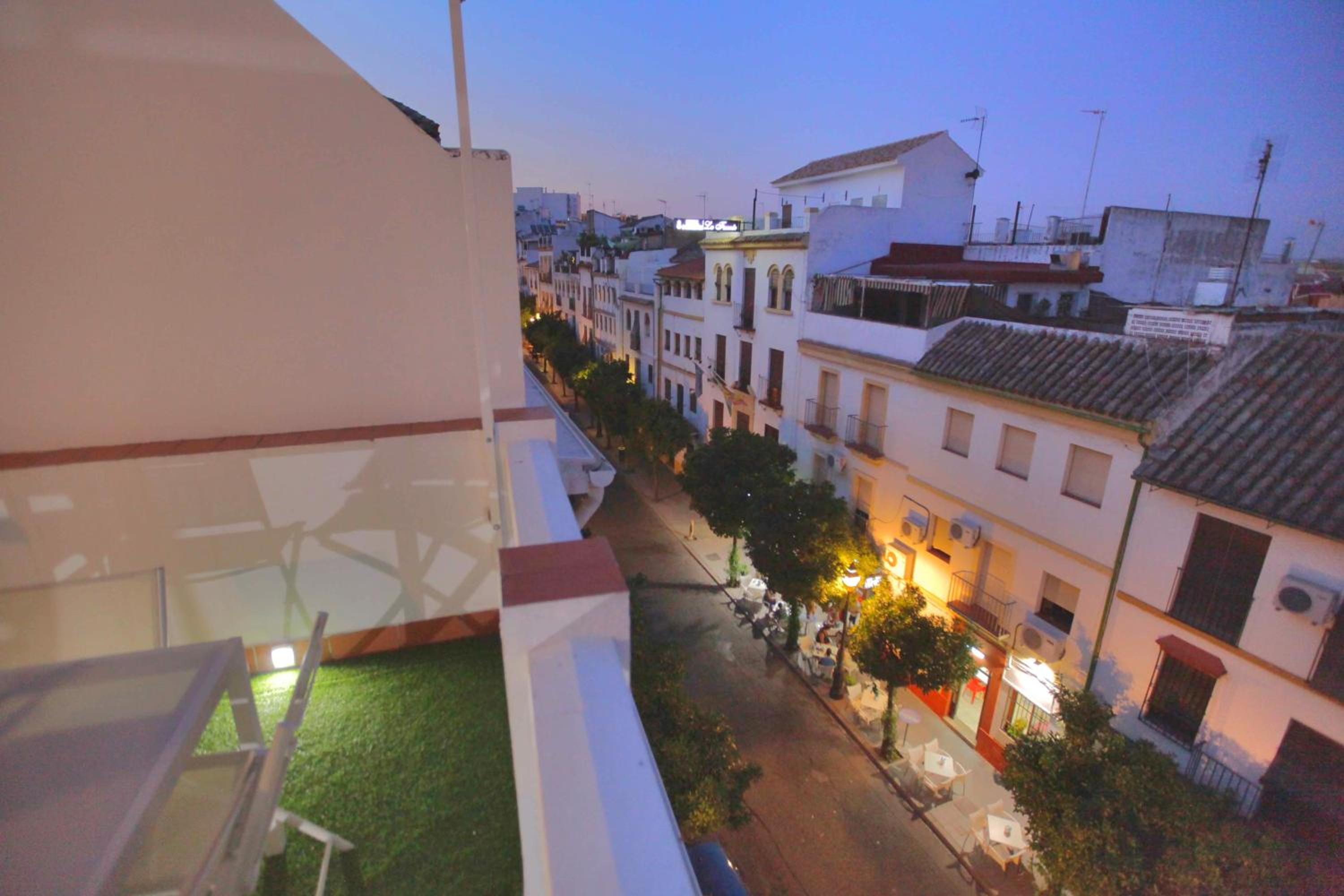 Apartment with Terrace - Photo 24