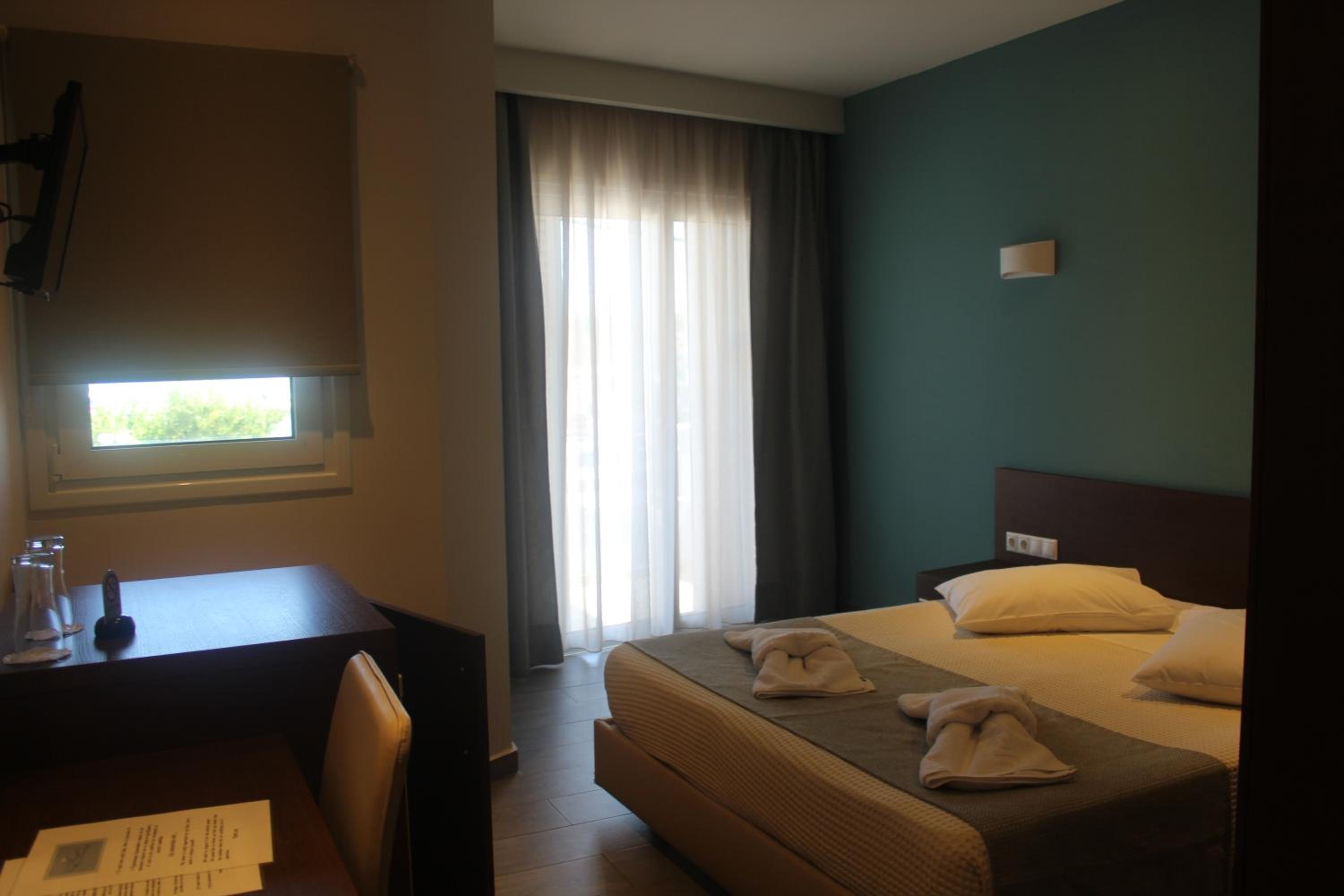 Double or Twin Room with Sea View